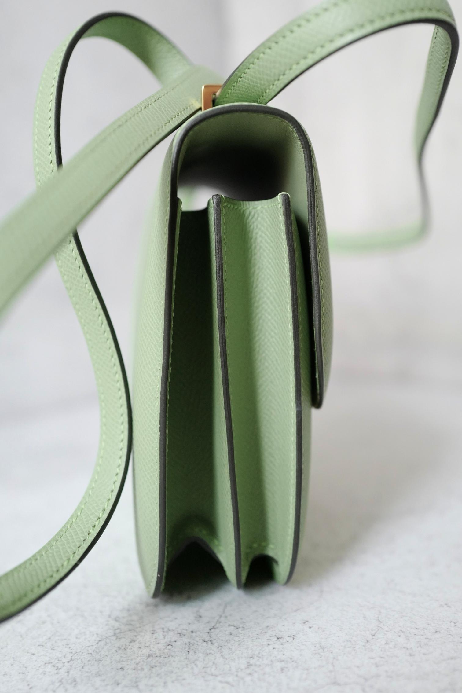 BNIB Hermès Constance 18 Vert Criquet Epsom Ledertasche Exotische Schnalle GHW im Angebot 2