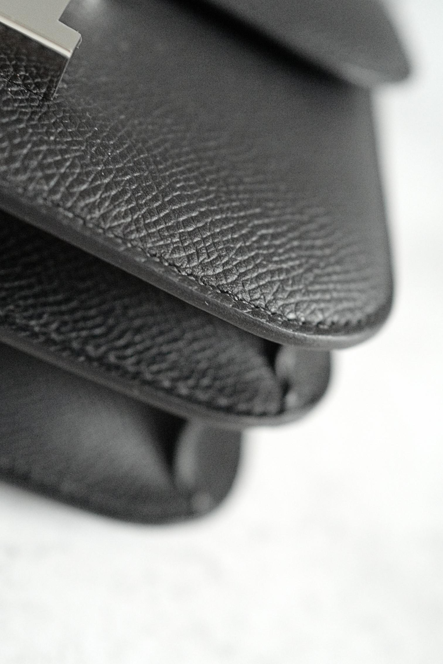 BNIB Hermès Constance III Mini 18 Miroir Black Epsom Leather with PHW For Sale 15