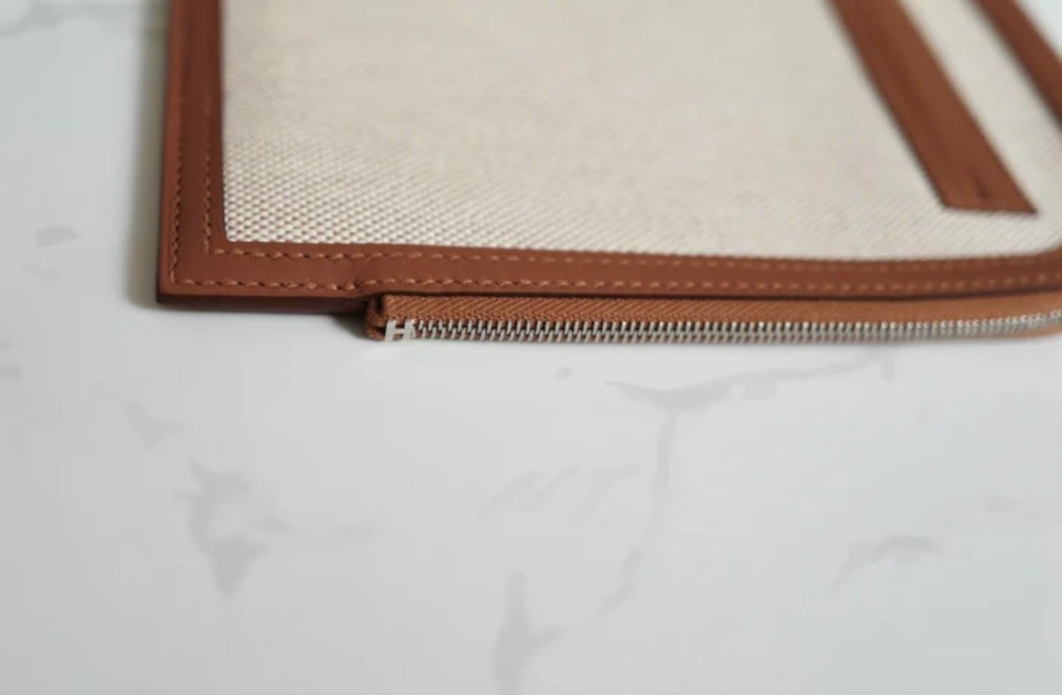 BNIB Hermès H Swift Canvas Cargo Travel Pouch in Ecru-Gold with Palladium HW For Sale 5