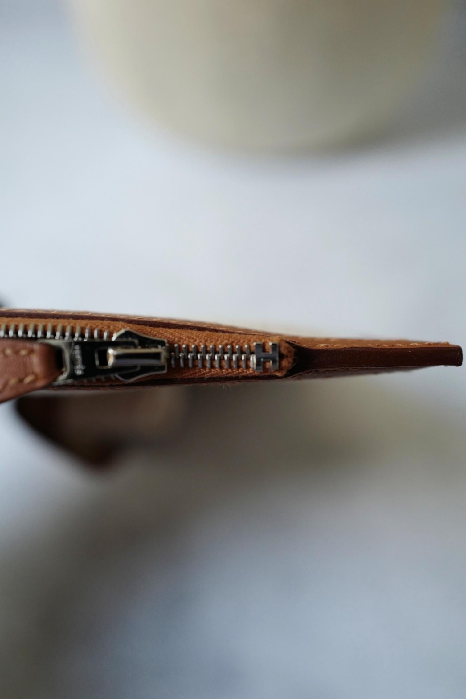 BNIB Hermès H Swift Canvas Cargo Travel Pouch in Ecru-Gold with Palladium HW For Sale 10