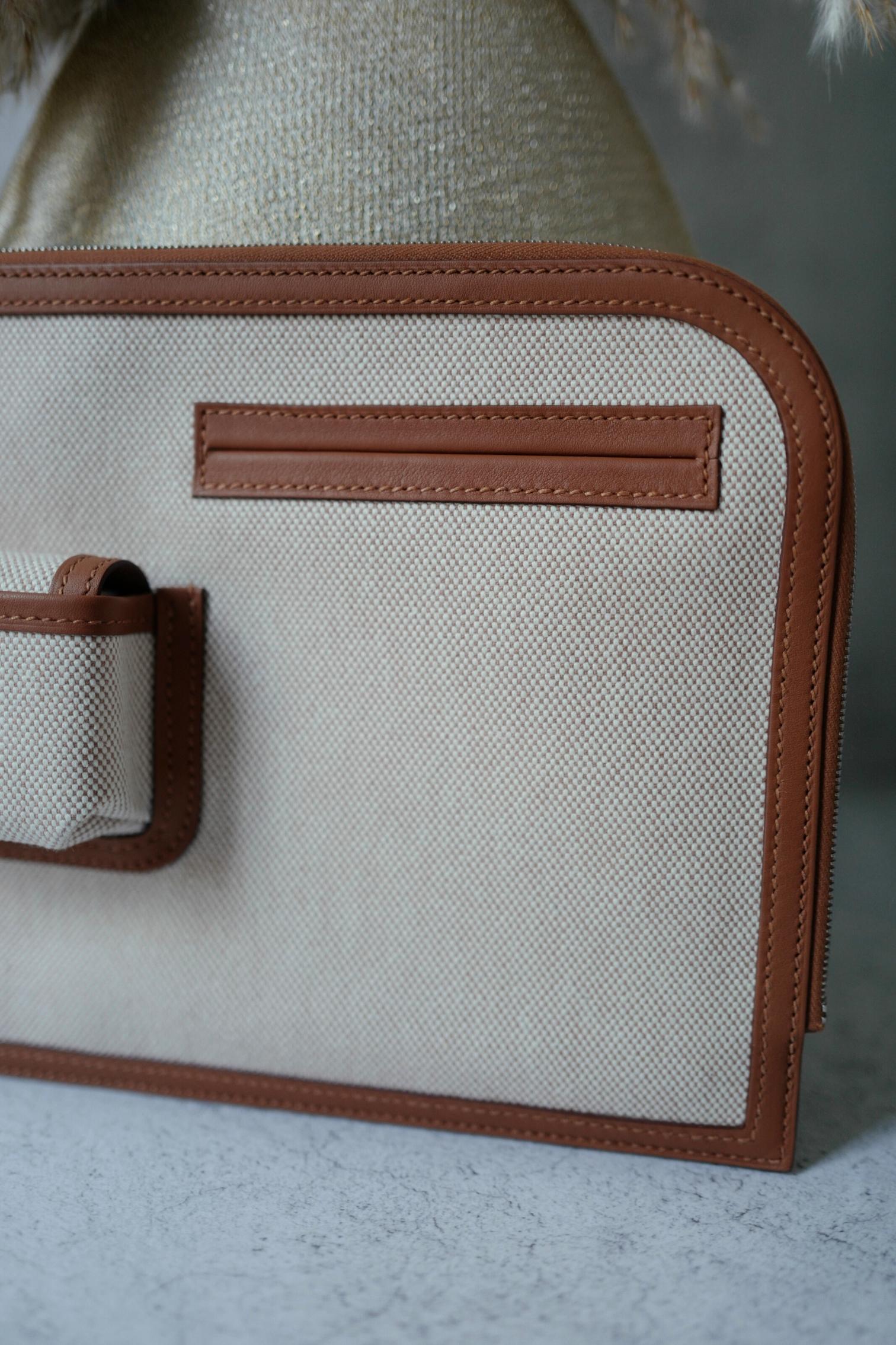 BNIB Hermès H Swift Canvas Cargo Travel Pouch in Ecru-Gold with Palladium HW For Sale 13