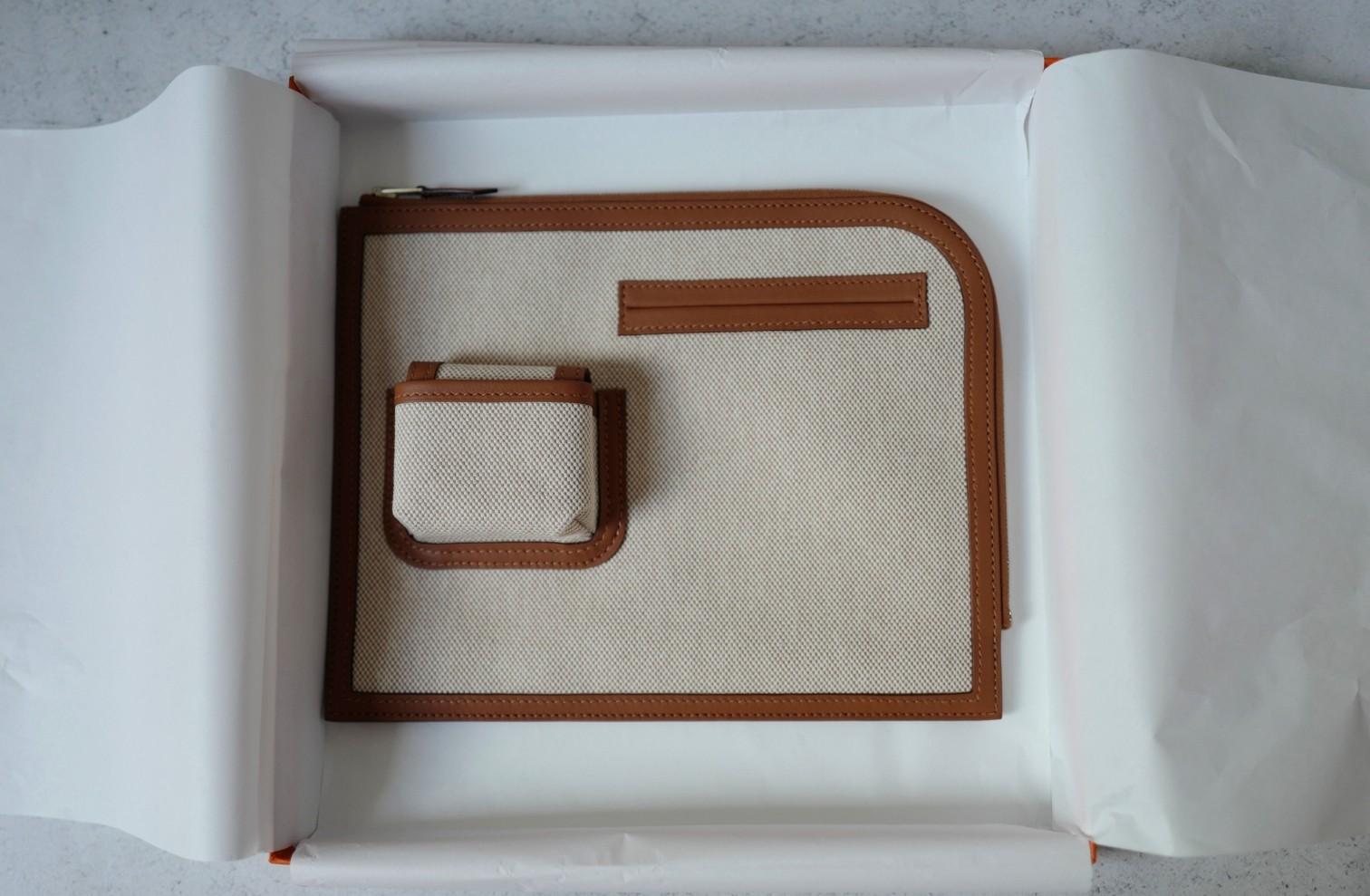 Women's BNIB Hermès H Swift Canvas Cargo Travel Pouch in Ecru-Gold with Palladium HW For Sale