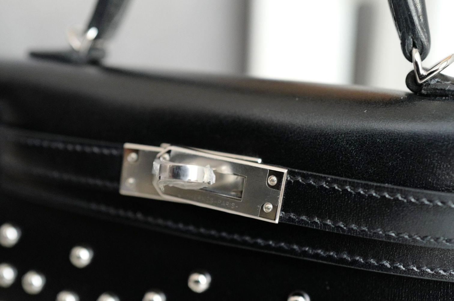 BNIB Hermès Kelly 20 Clouté beschlagen mit Palladium Hardware im Angebot 13