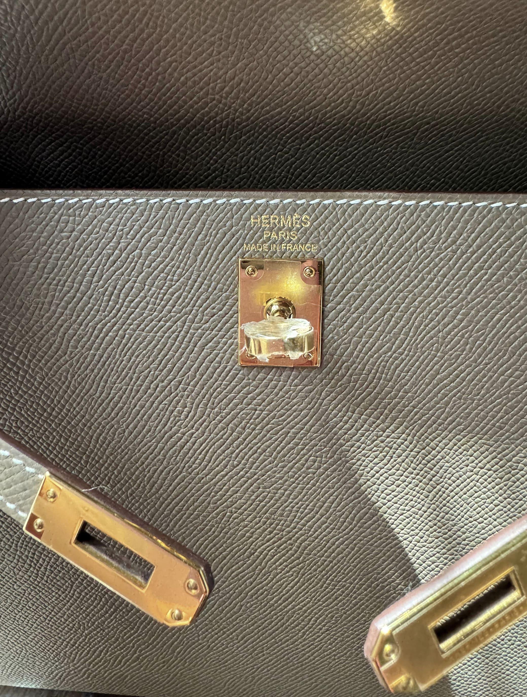 BNIB Hermes Kelly 25 Etoupe Epsom Sellier con Hardware Oro 2025 in vendita 5