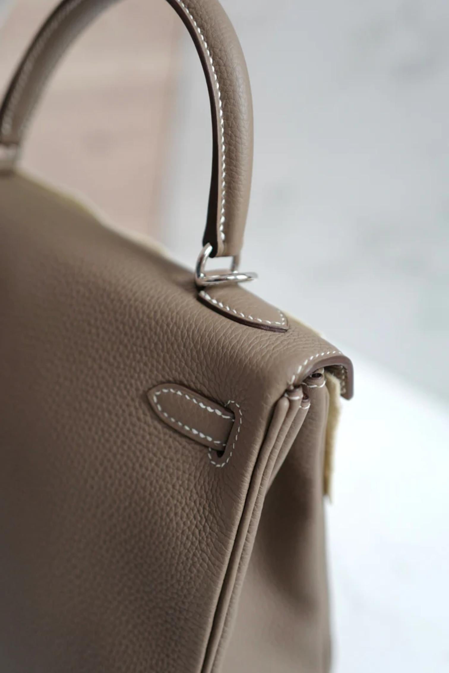 BNIB Hermes Kelly 25 Etoupe Togo Retourne Palladium HW Y 2020 NUOVO in vendita 9