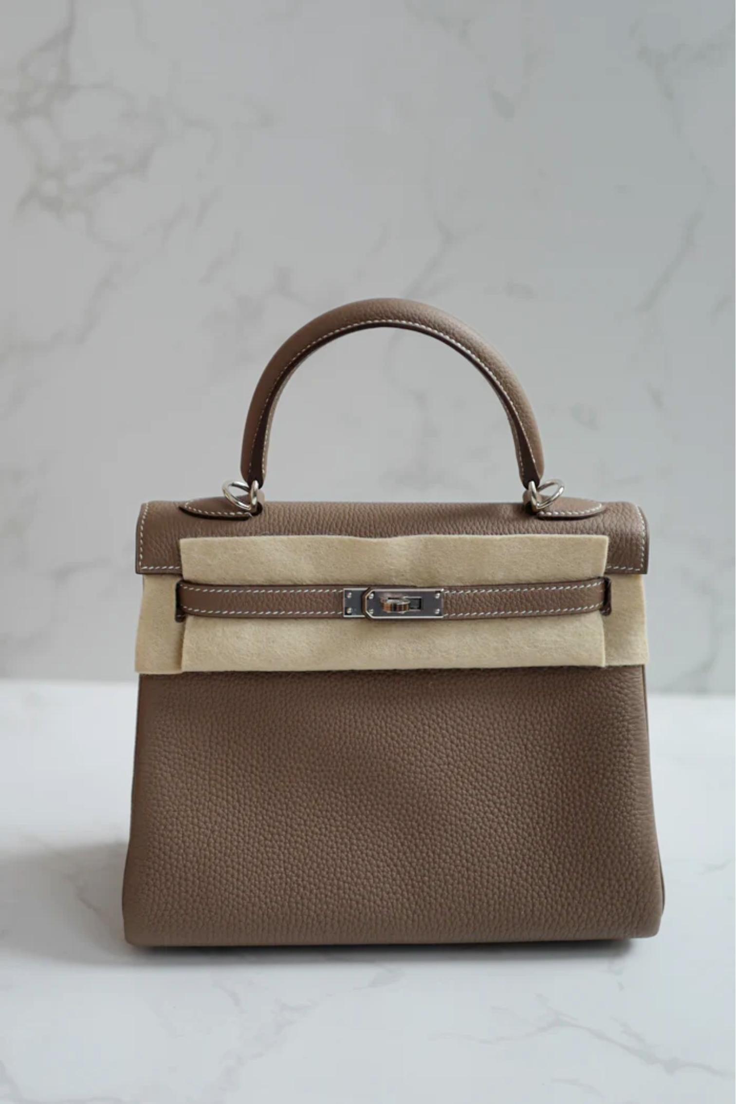 BNIB Hermes Kelly 25 Etoupe Togo Retourne Palladium HW Y 2020 NUOVO in vendita 11