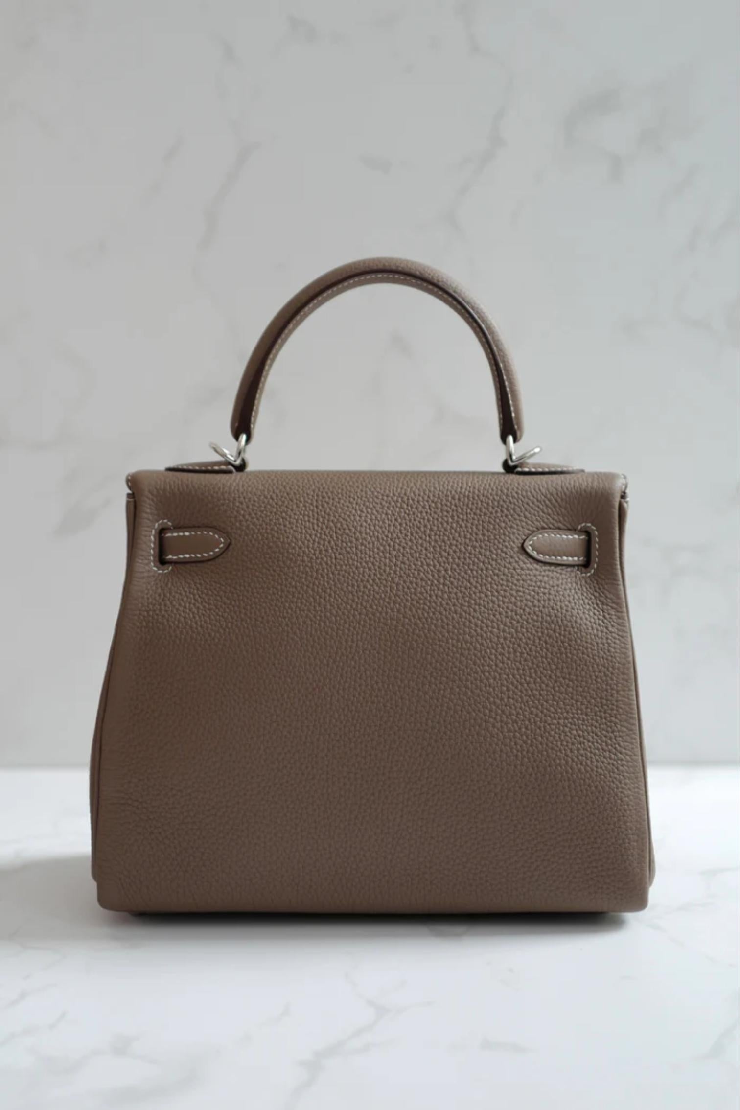 BNIB Hermes Kelly 25 Etoupe Togo Retourne Palladium HW Y 2020 NUOVO In condizioni Nuovo in vendita a Forest Park, GA