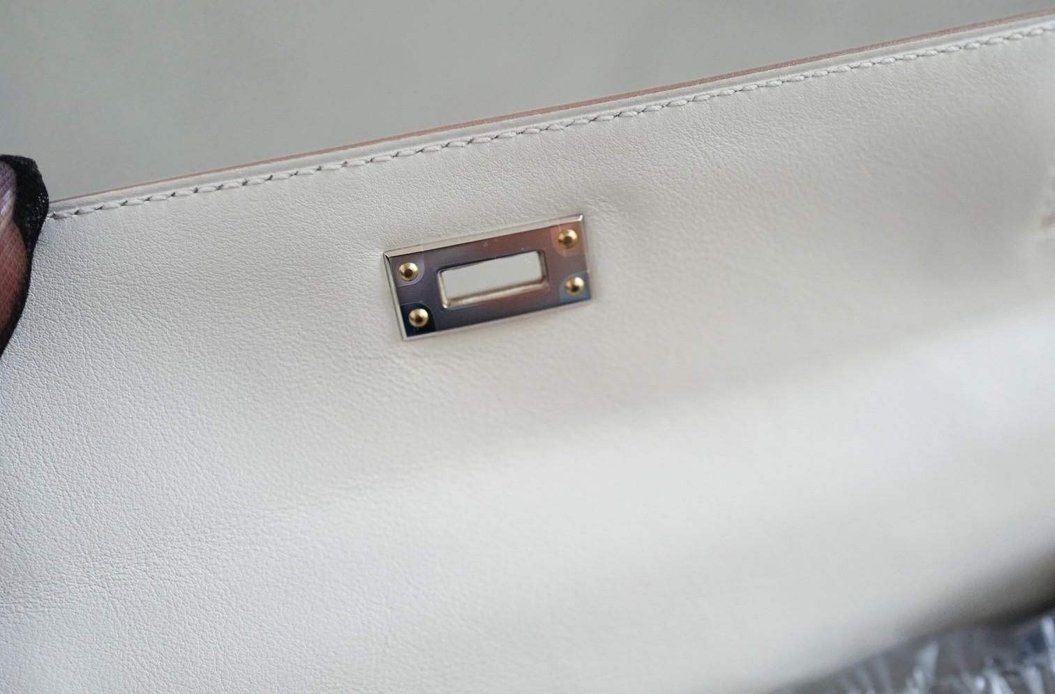 BNIB Hermès Kelly 25 Sellier Tartan Pattern White Leather Handbag PHW in vendita 5