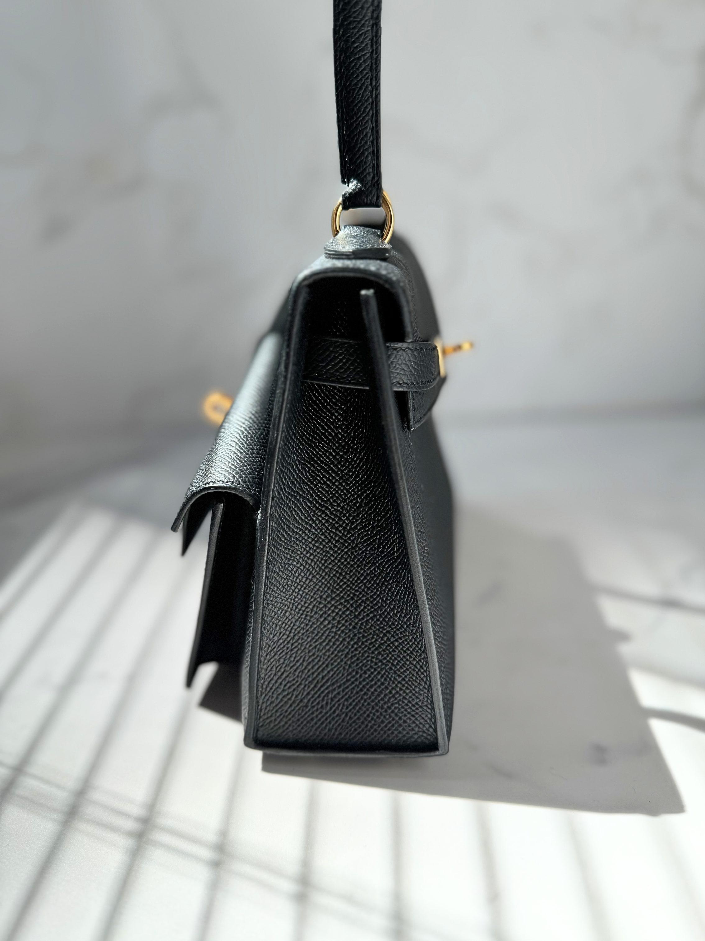 BNIB Hermès Kelly Désordre Cuir d'Epsom noir avec quincaillerie dorée en vente 8