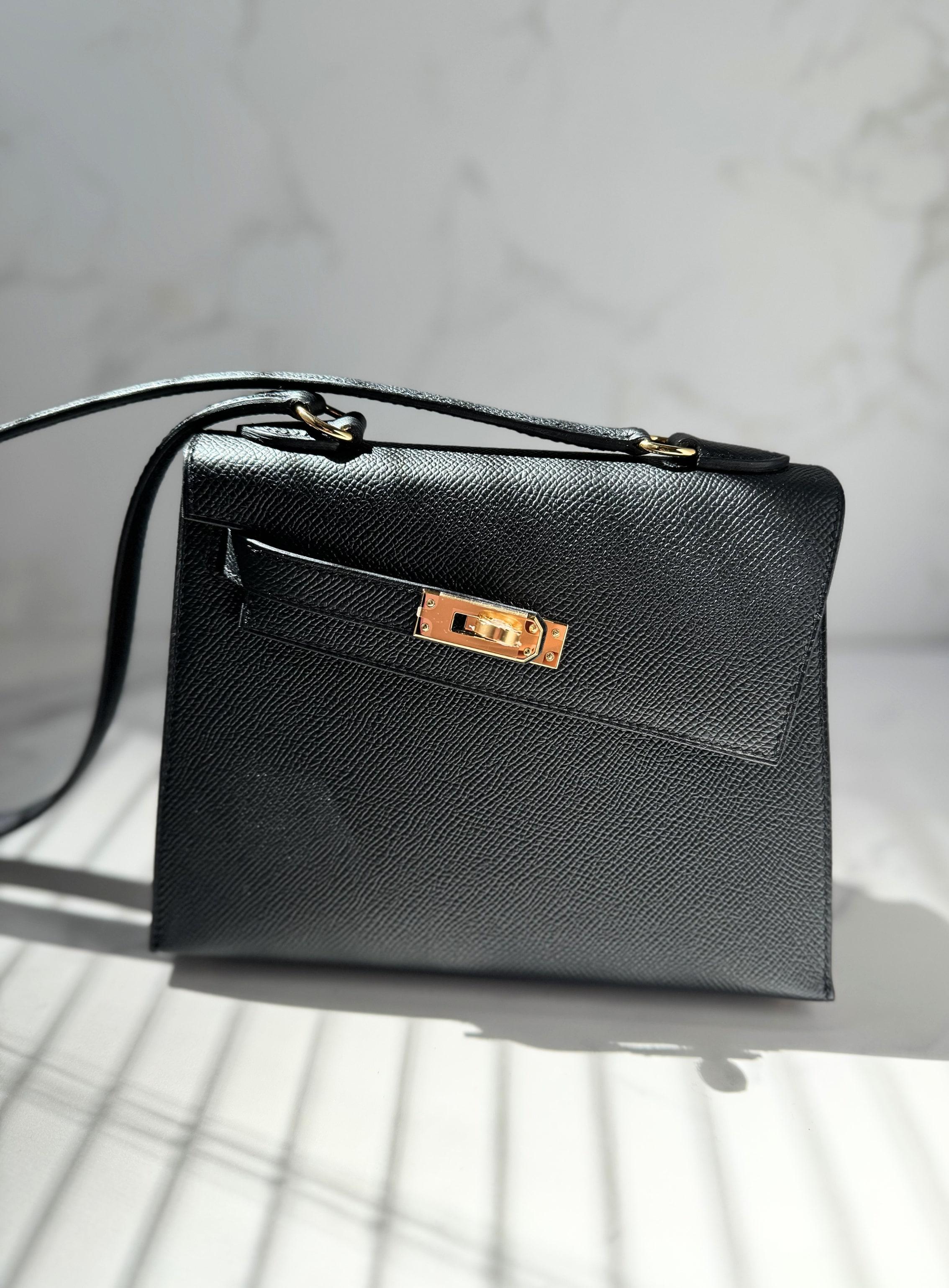 BNIB Hermès Kelly Désordre Cuir d'Epsom noir avec quincaillerie dorée en vente 10