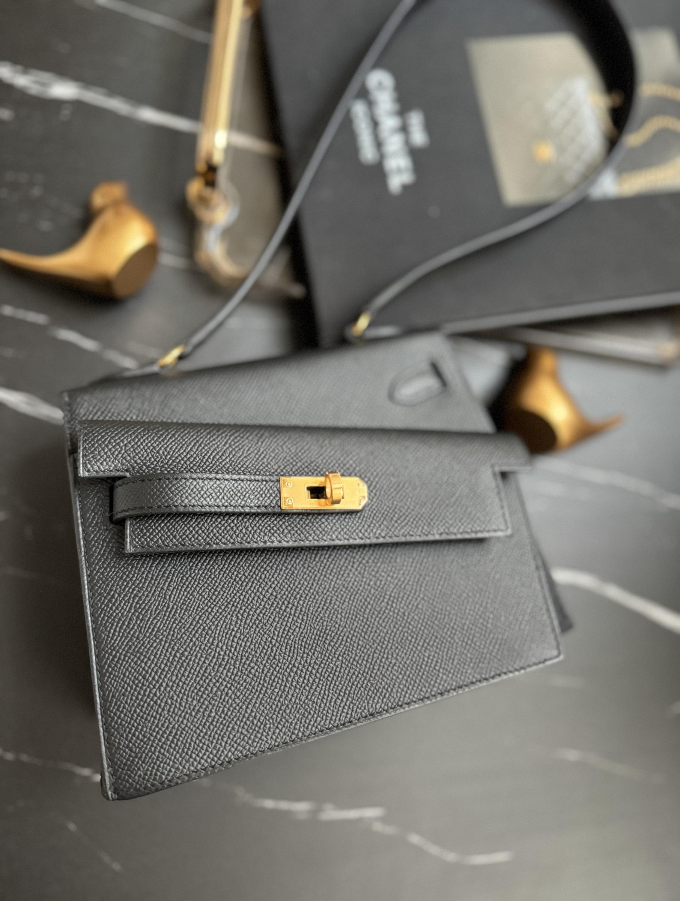 BNIB Hermès Kelly Désordre Cuir d'Epsom noir avec quincaillerie dorée en vente 14