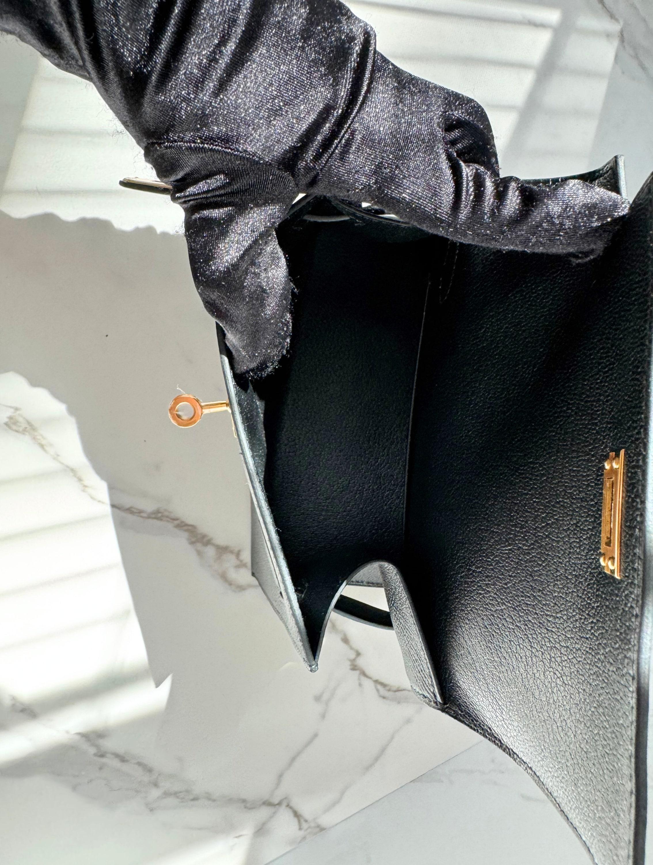 BNIB Hermès Kelly Désordre Cuir d'Epsom noir avec quincaillerie dorée en vente 3