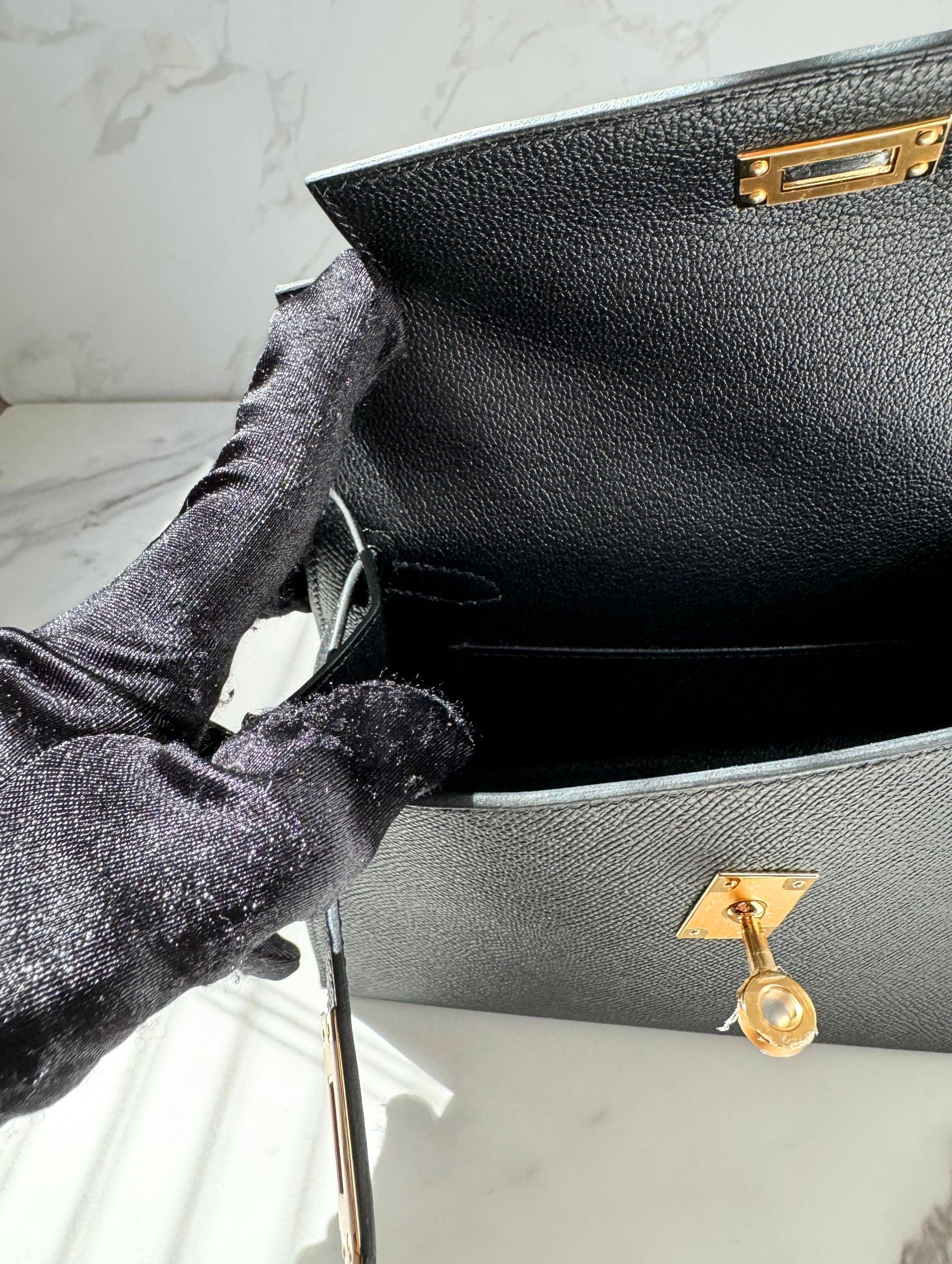 BNIB Hermès Kelly Désordre Cuir d'Epsom noir avec quincaillerie dorée en vente 4