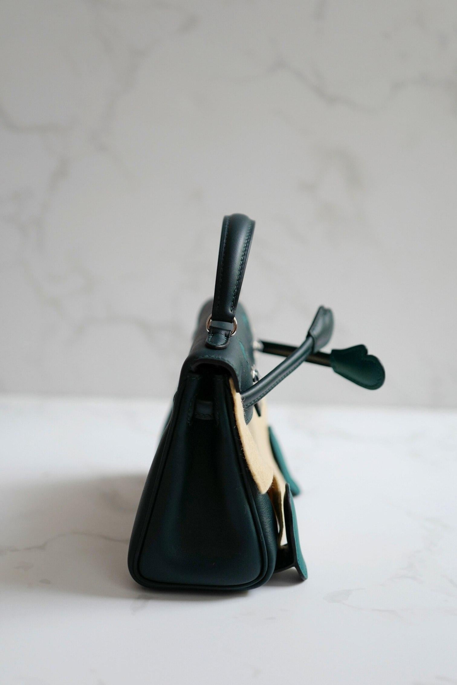 BNIB Hermes Kelly Dole Swift Calfskin Vert Cypres Vert Bosphore PHW 2025 Damen im Angebot