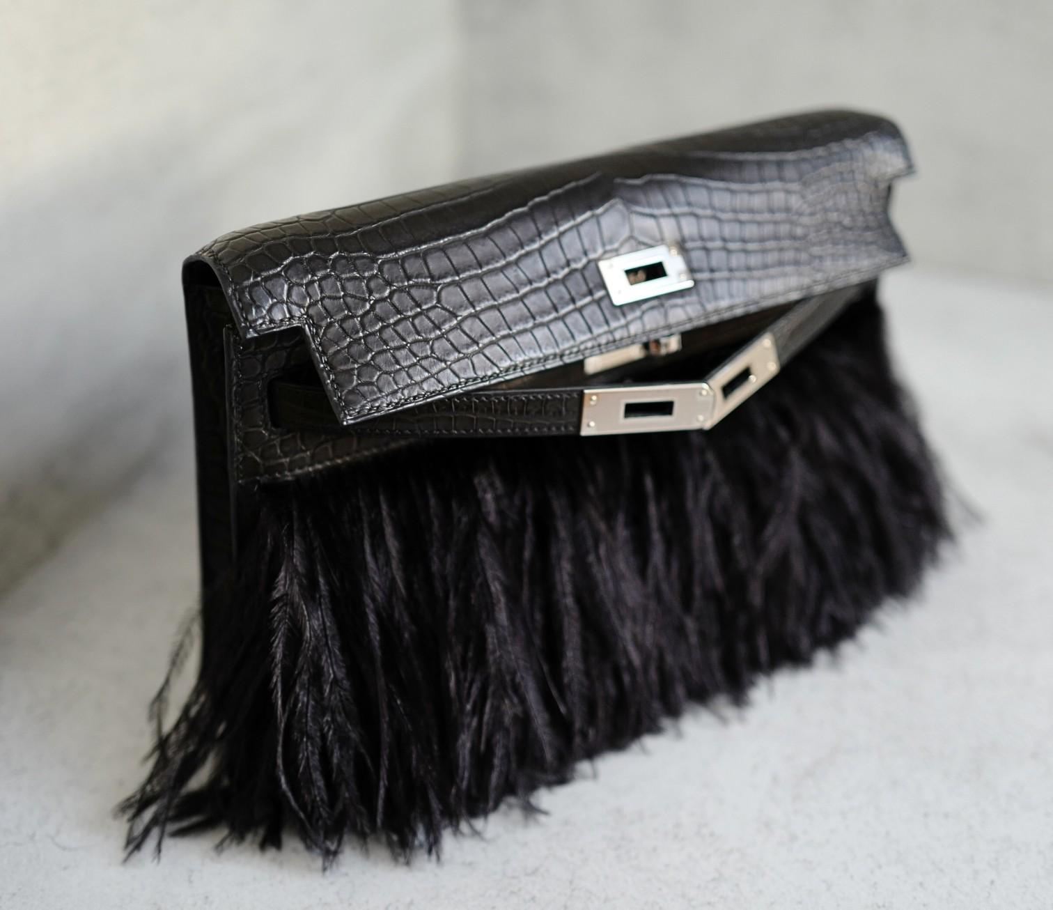 BNIB Hermès Kelly Elan Folie Noir Matte Porosus Crocodile Ostrich Feather PHW For Sale 10