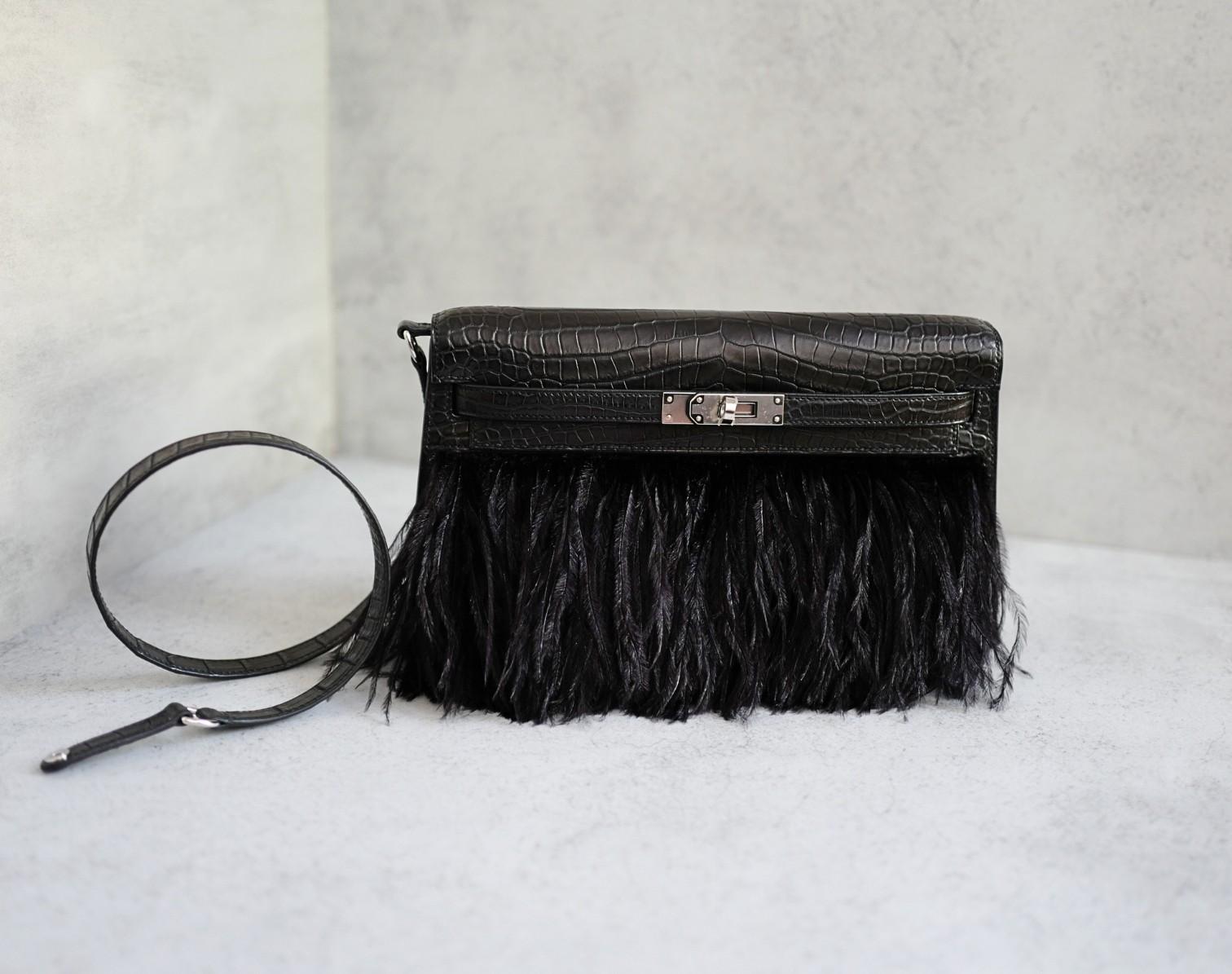 BNIB Hermès Kelly Elan Folie Noir Matte Porosus Crocodile Ostrich Feather PHW For Sale 12