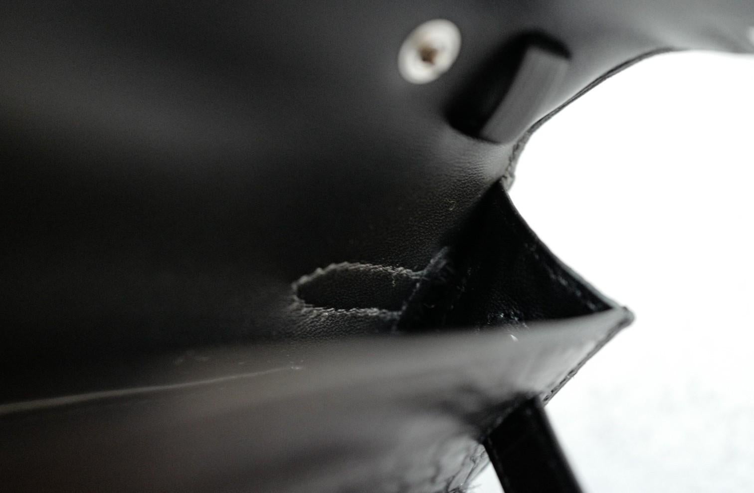 BNIB Hermès Kelly Elan Folie Noir Matte Porosus Crocodile Ostrich Feather PHW For Sale 2