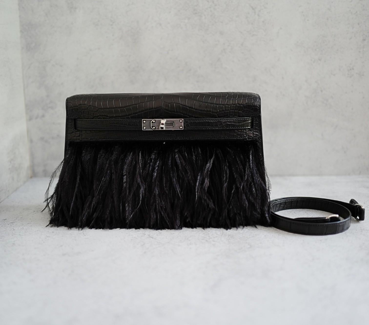 BNIB Hermès Kelly Elan Folie Noir Matte Porosus Crocodile Ostrich Feather PHW For Sale 3