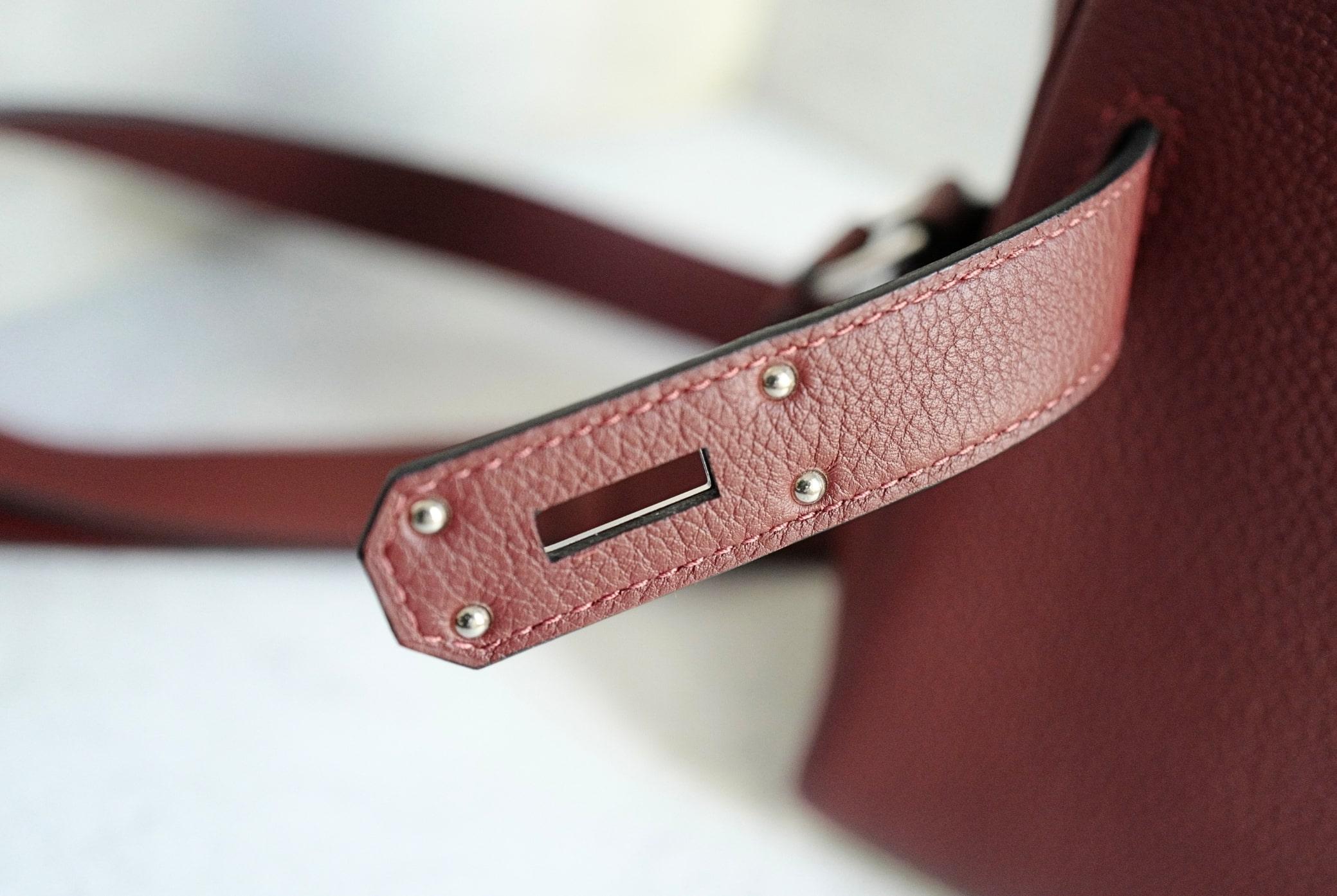 BNIB Hermès Kelly Messenger PM Rouge H Togo Leather Bag with Palladium Hardware im Angebot 8