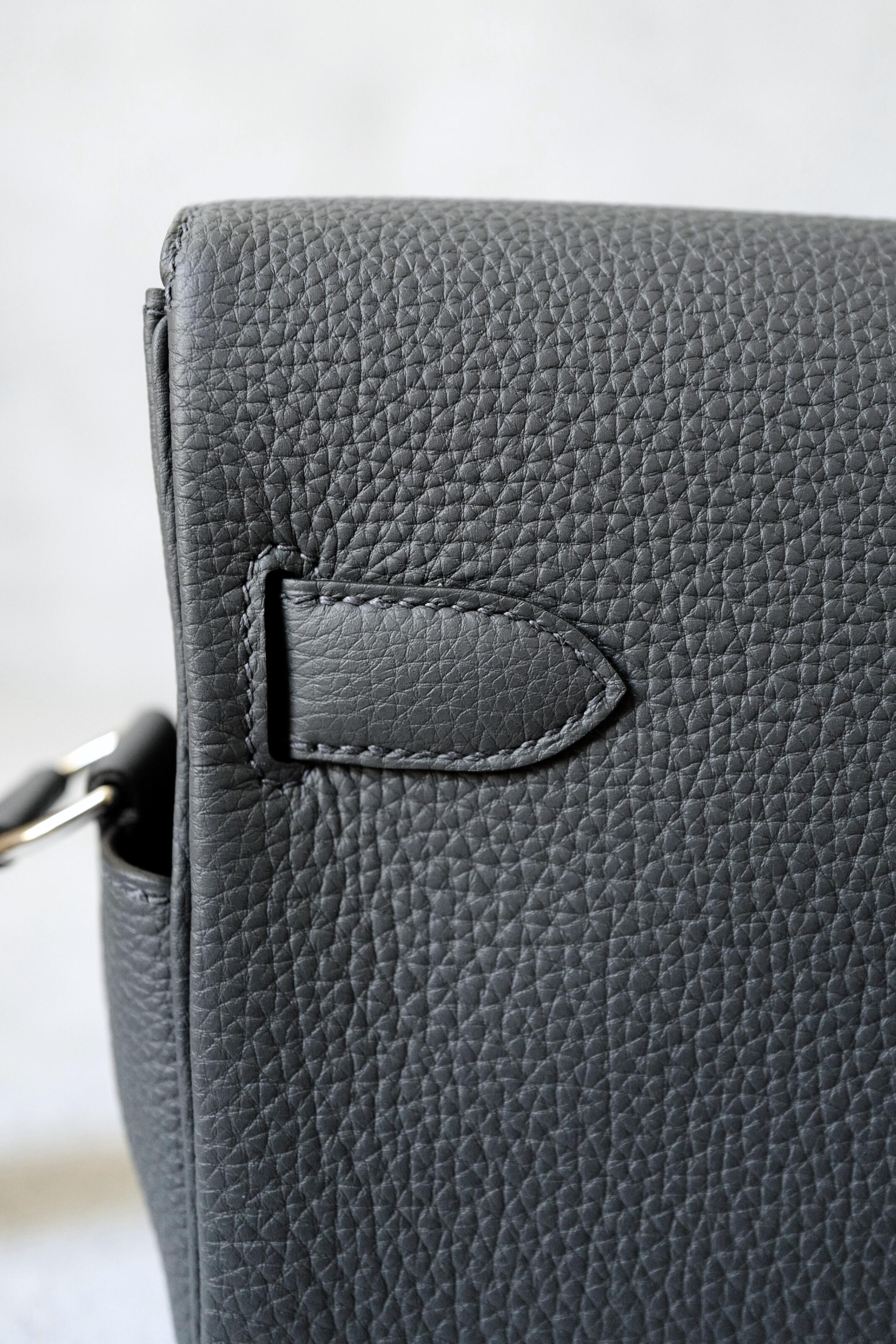 BNIB Hermès Kelly Messenger PM Veau Togo Bag Gris Misty Palladium Hardware K en vente 5