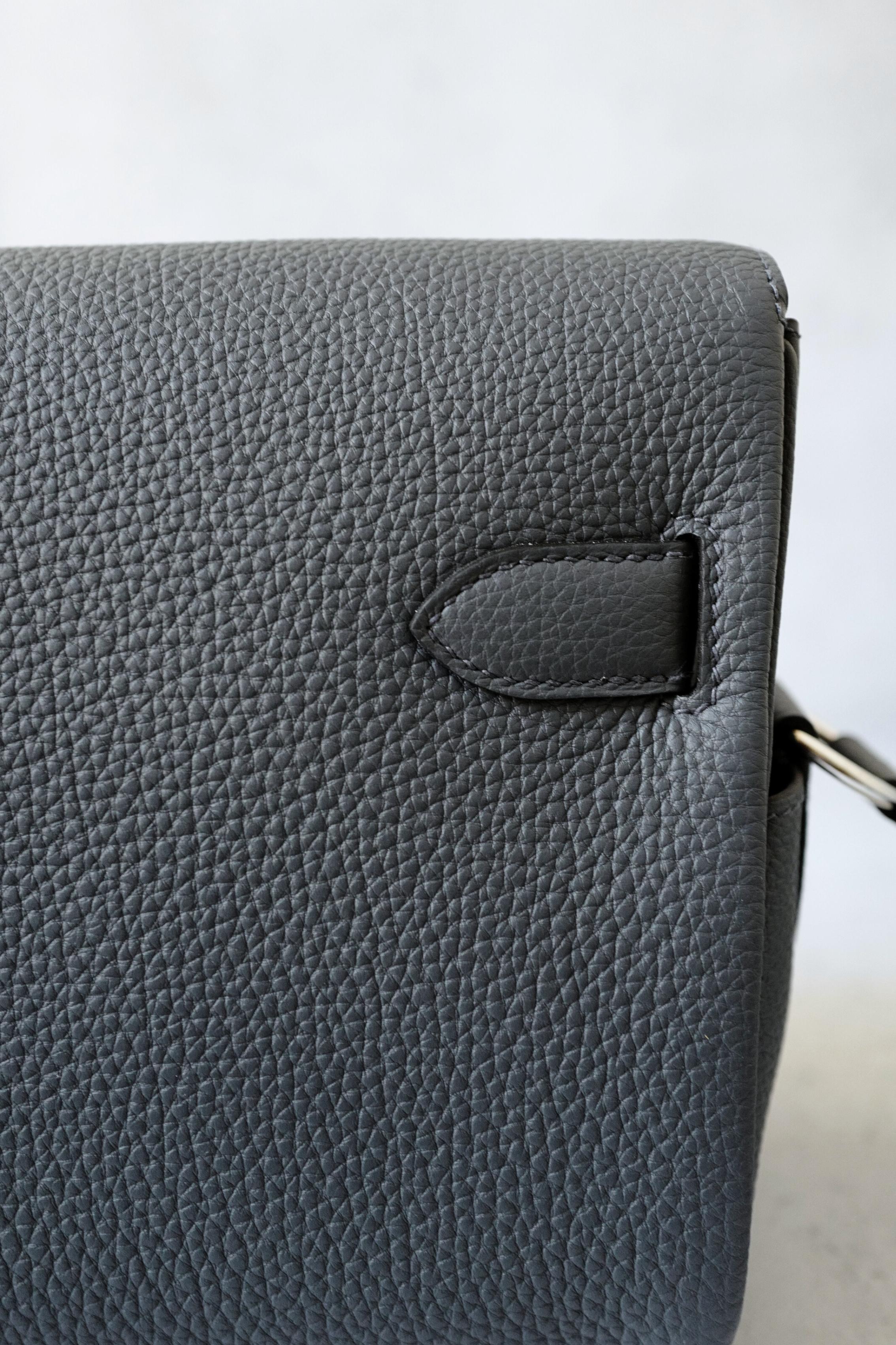 BNIB Hermès Kelly Messenger PM Veau Togo Bag Gris Misty Palladium Hardware K en vente 6
