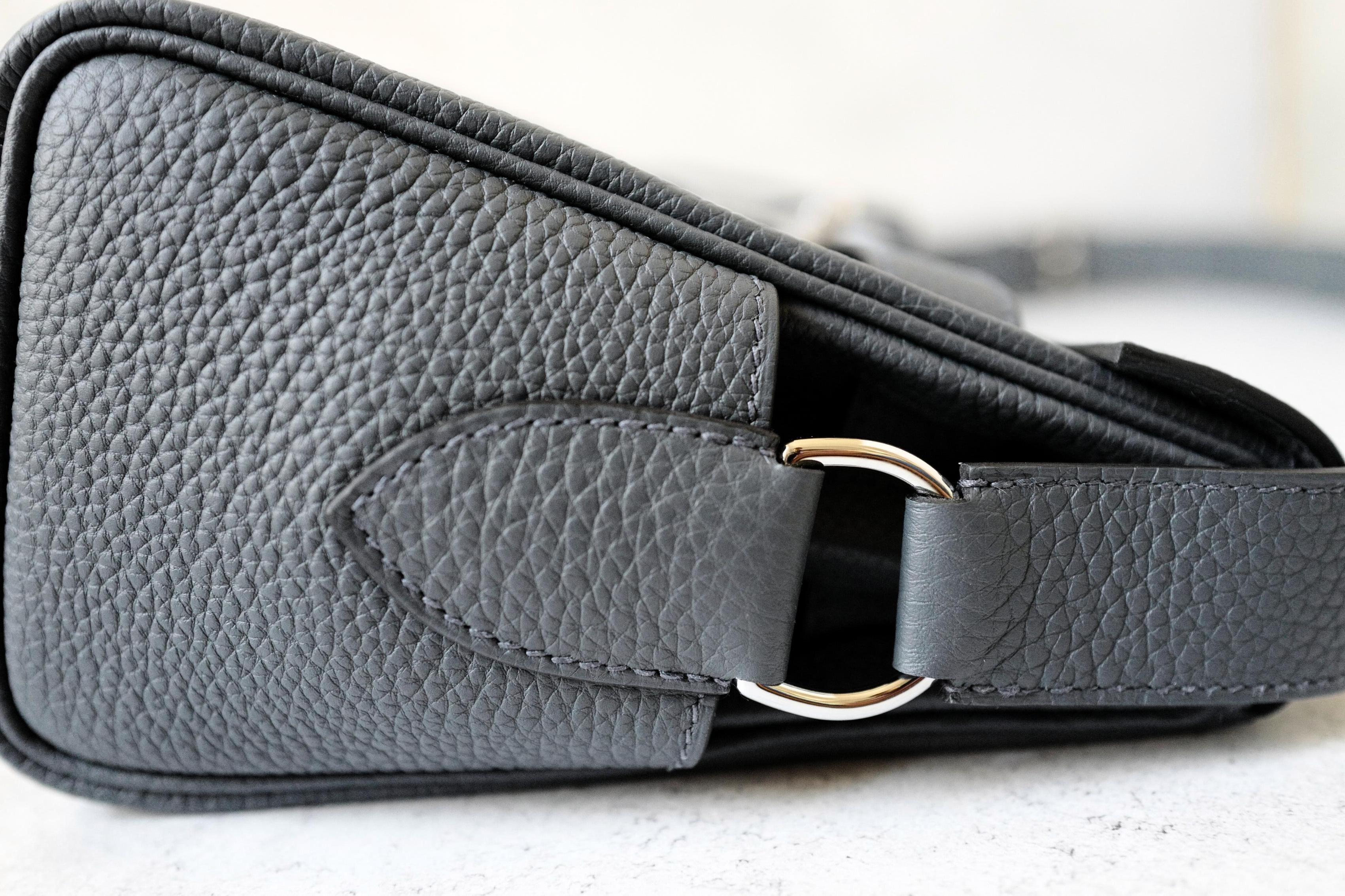 BNIB Hermès Kelly Messenger PM Veau Togo Bag Gris Misty Palladium Hardware K en vente 7