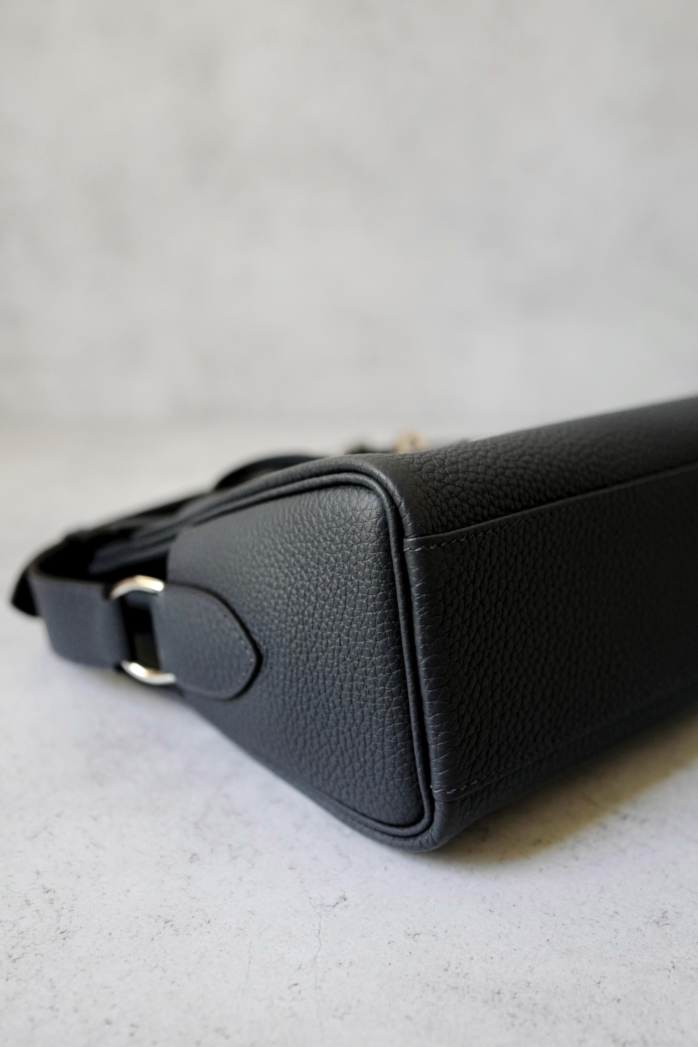 BNIB Hermès Kelly Messenger PM Veau Togo Bag Gris Misty Palladium Hardware K en vente 9