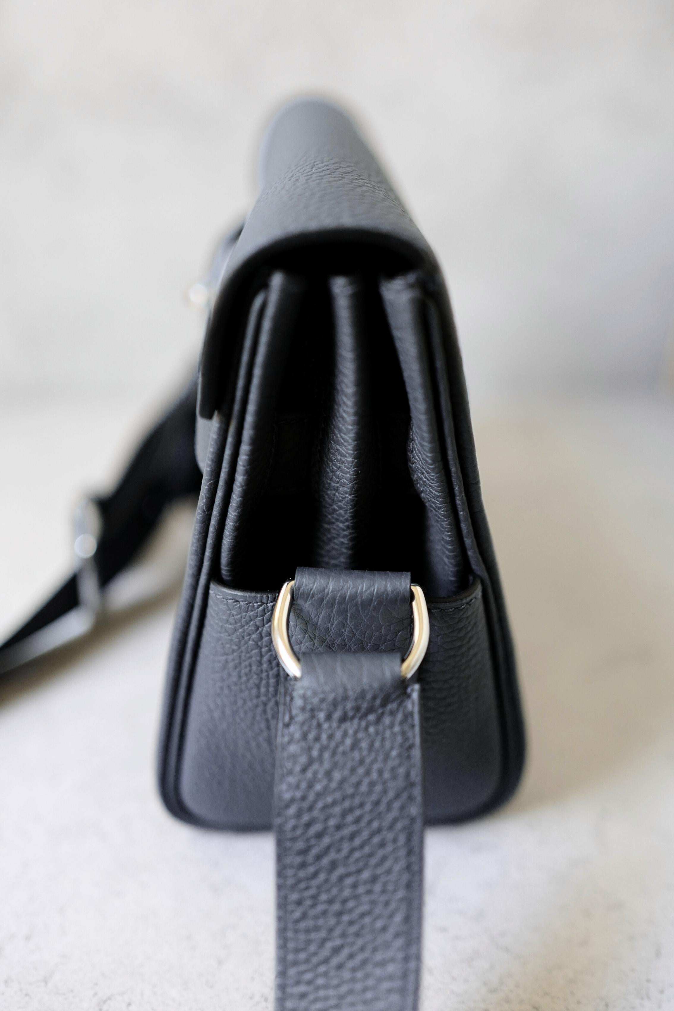 BNIB Hermès Kelly Messenger PM Veau Togo Bag Gris Misty Palladium Hardware K en vente 11