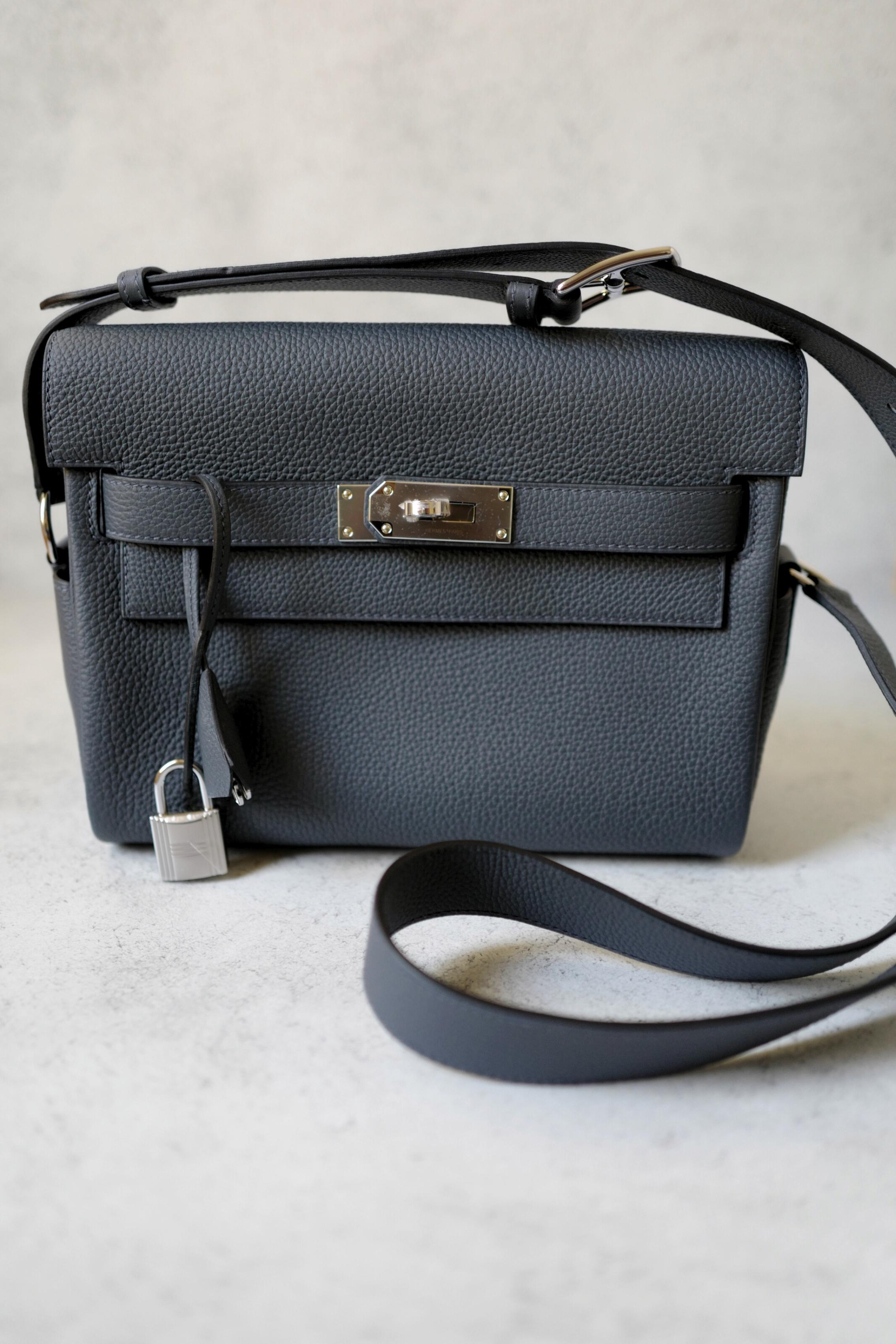 Noir BNIB Hermès Kelly Messenger PM Veau Togo Bag Gris Misty Palladium Hardware K en vente