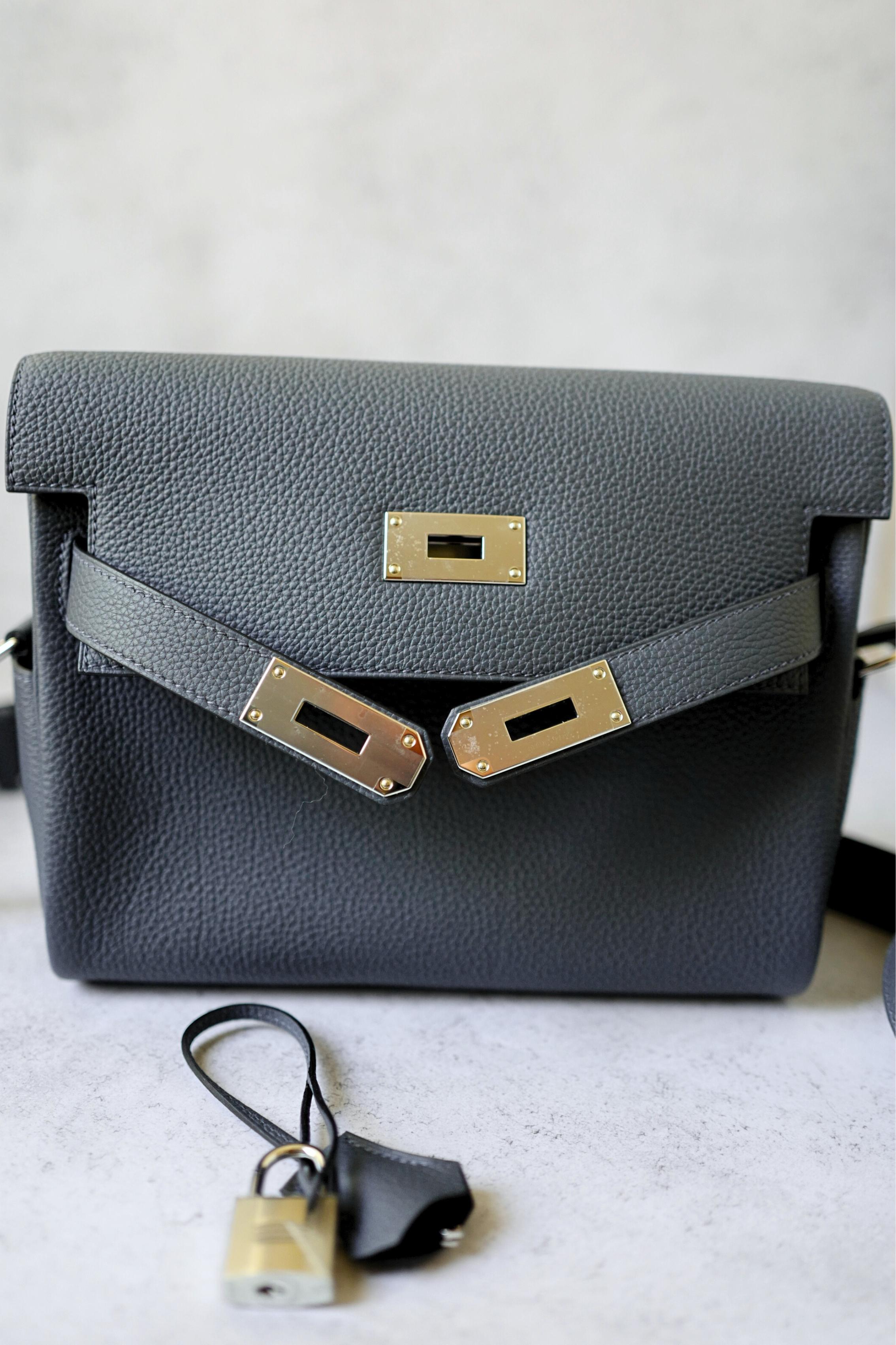 BNIB Hermès Kelly Messenger PM Veau Togo Bag Gris Misty Palladium Hardware K en vente 1