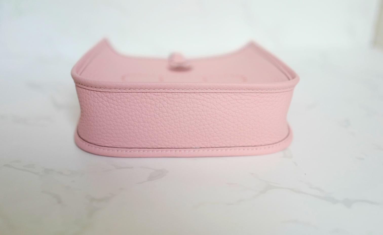 BNIB Hermès Mini Evelyne Bag Rose Sakura Clemence Leather Palladium Hardware in vendita 6