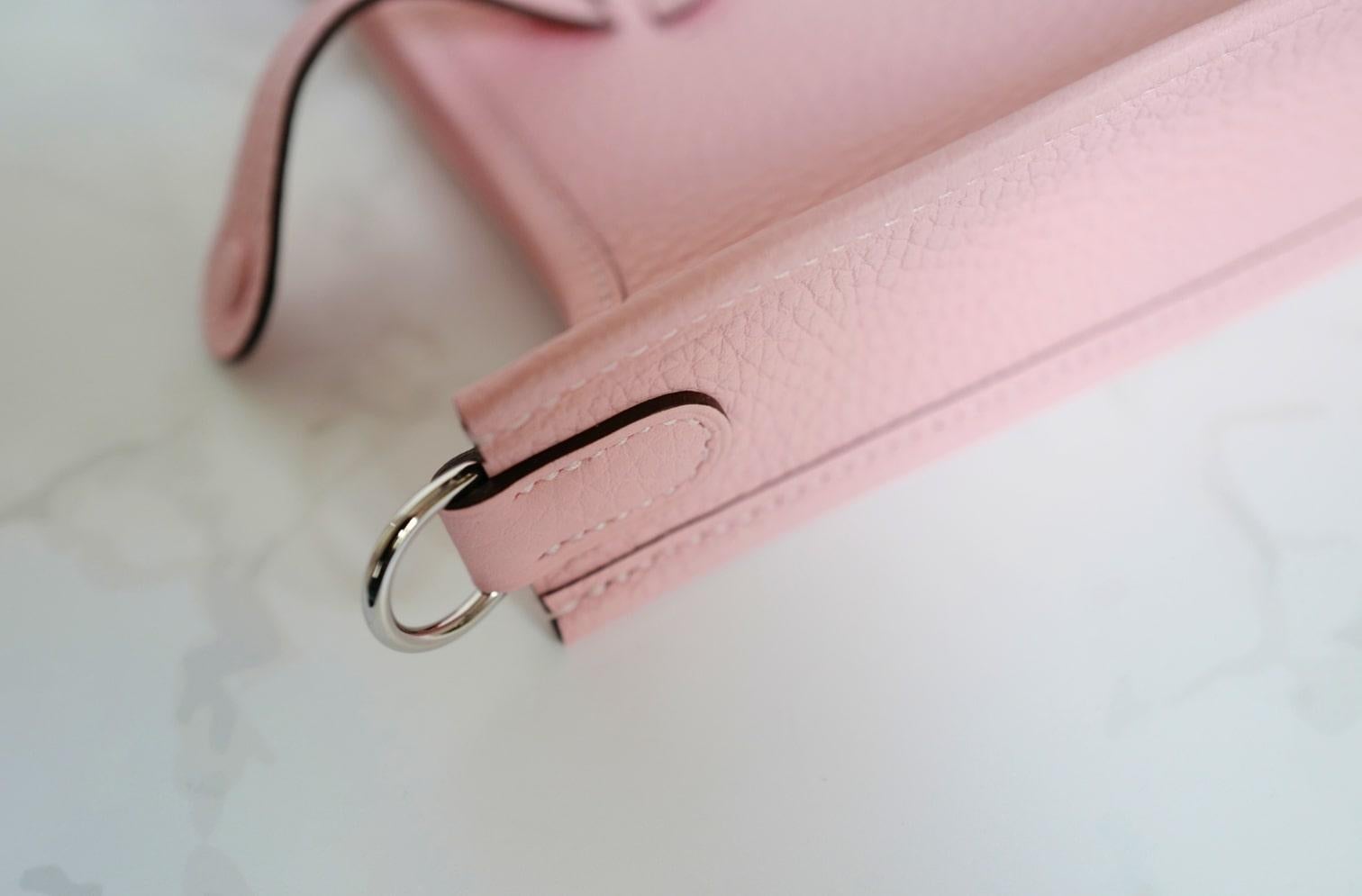 BNIB Hermès Mini Evelyne Bag Rose Sakura Clemence Leather Palladium Hardware in vendita 8