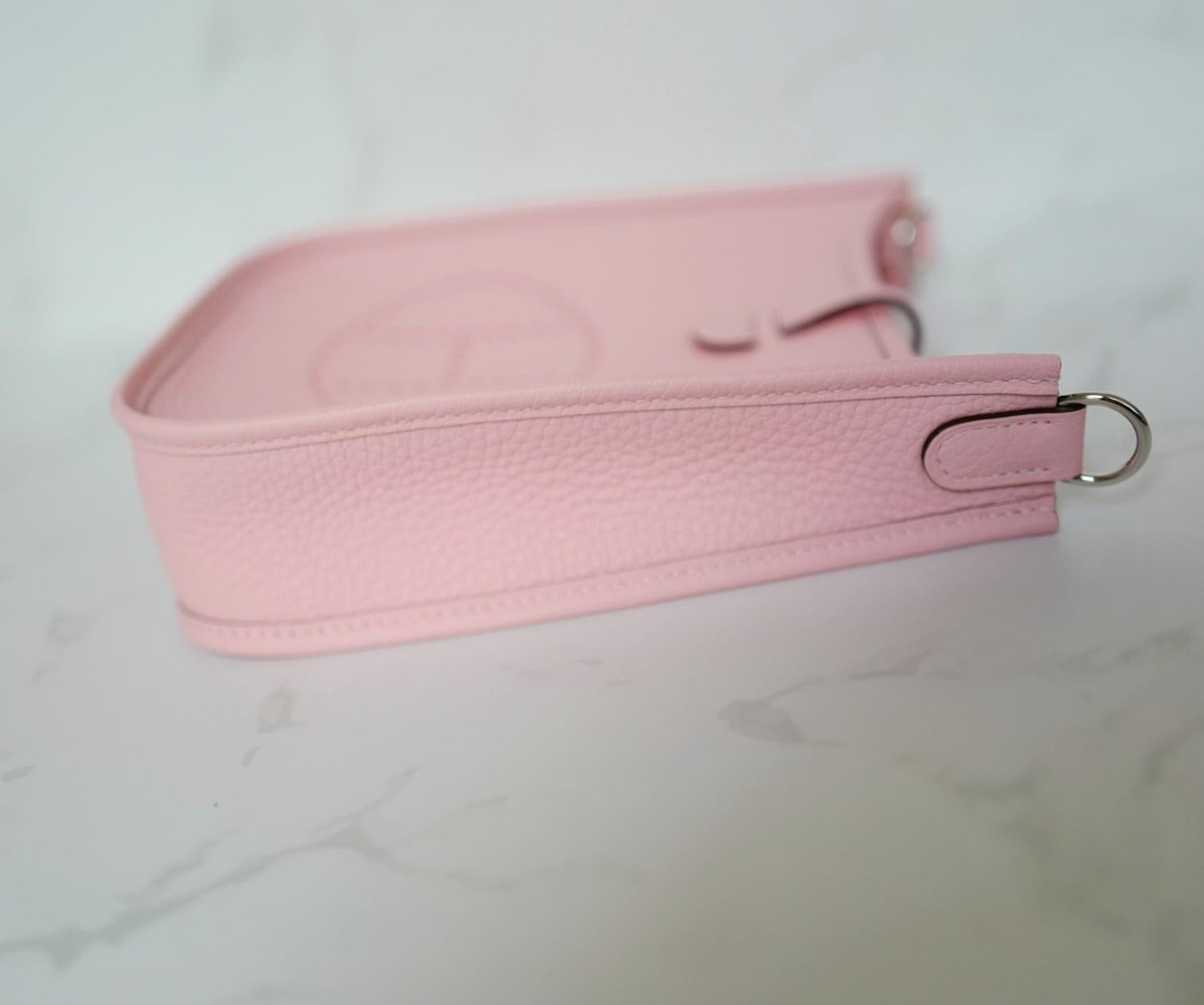 BNIB Hermès Mini Evelyne Bag Rose Sakura Clemence Leather Palladium Hardware in vendita 2