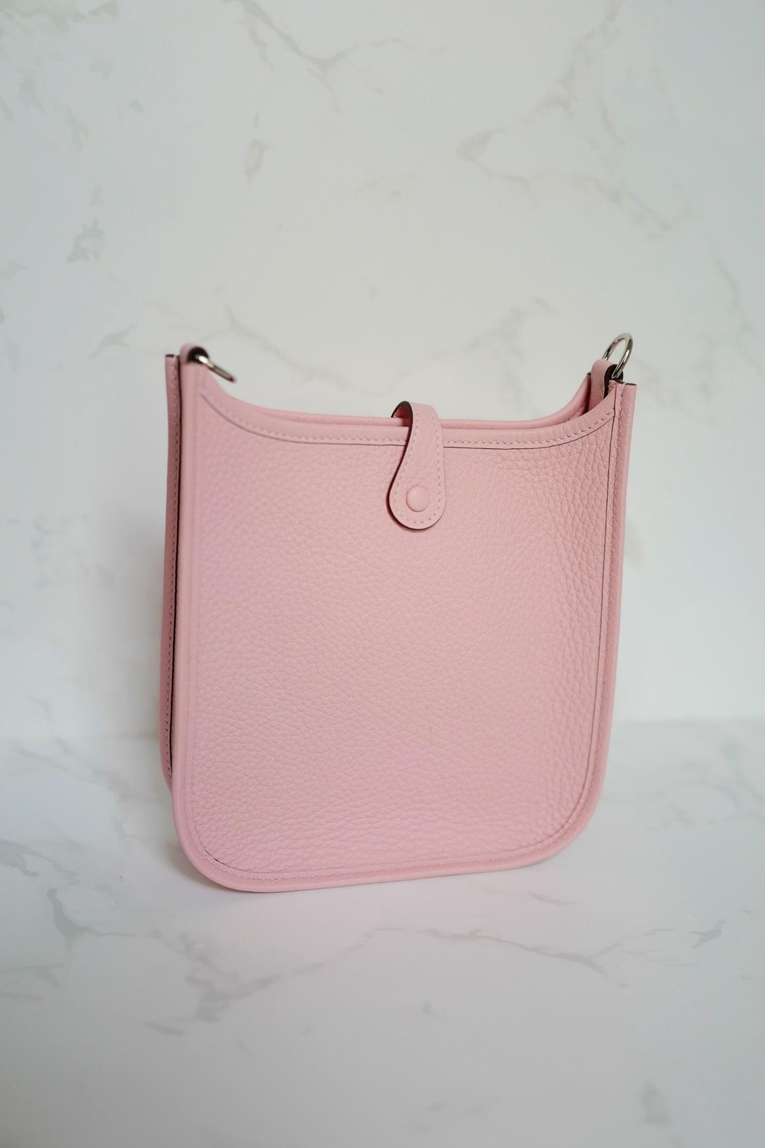 BNIB Hermès Mini Evelyne Bag Rose Sakura Clemence Leather Palladium Hardware in vendita 4