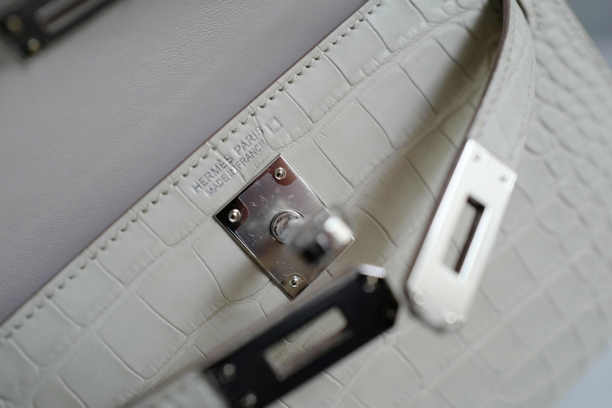 BNIB Hermès Mini Kelly 20 Beton Matte Crocodile with Palladium Hardware Stamp K For Sale 8