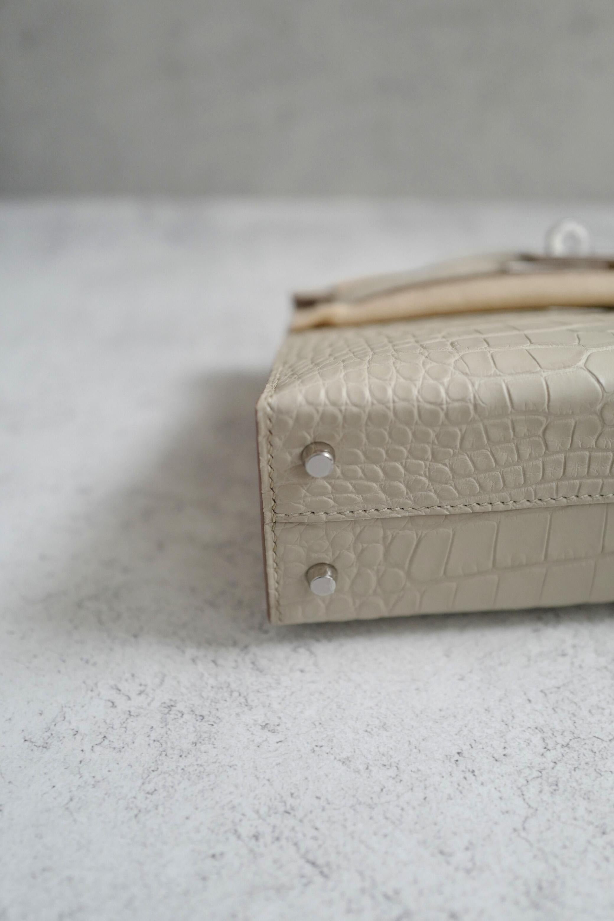 BNIB Hermès Mini Kelly 20 Beton Matte Crocodile with Palladium Hardware Stamp K For Sale 11