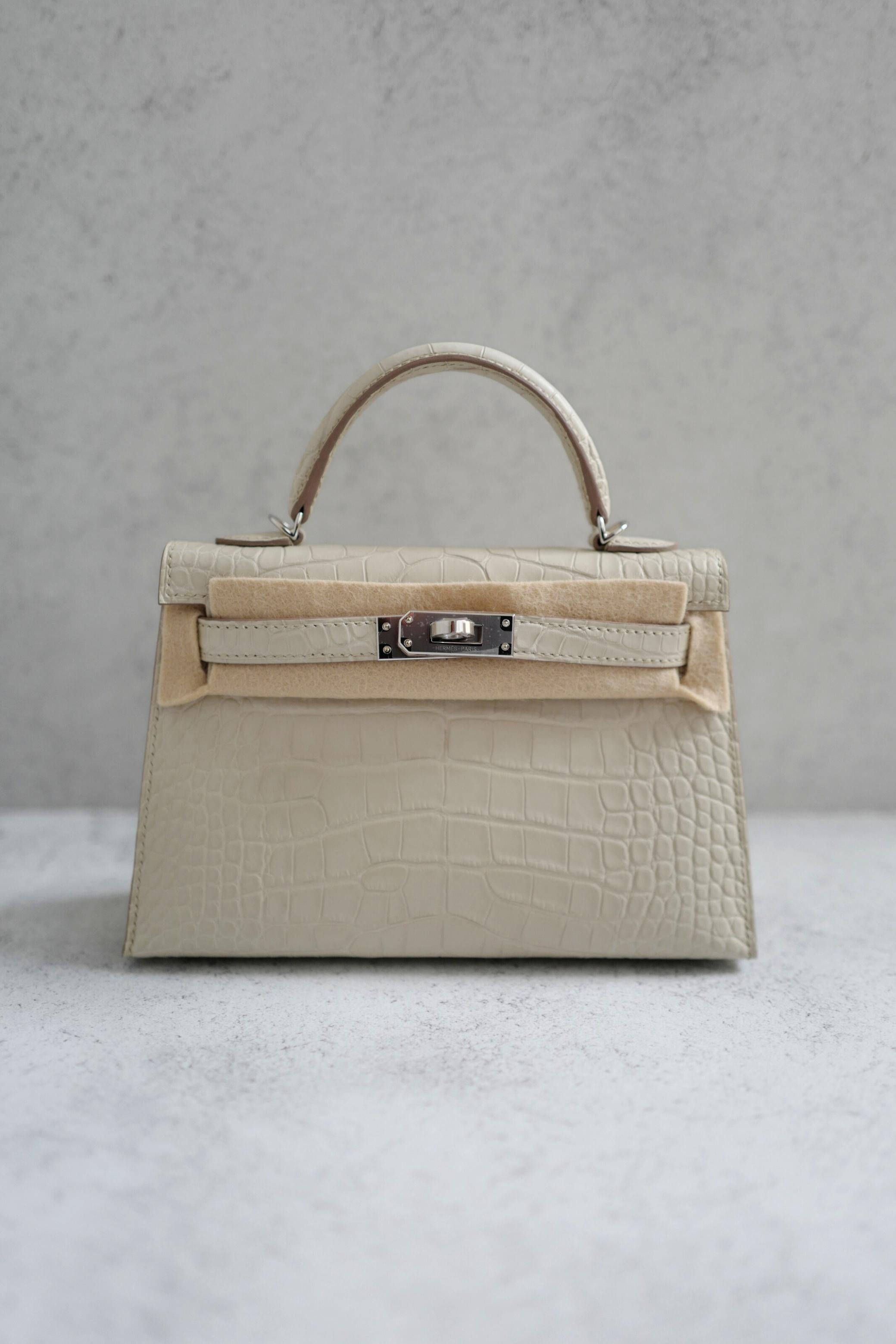 BNIB Hermès Mini Kelly 20 Beton Matte Crocodile with Palladium Hardware Stamp K For Sale 14