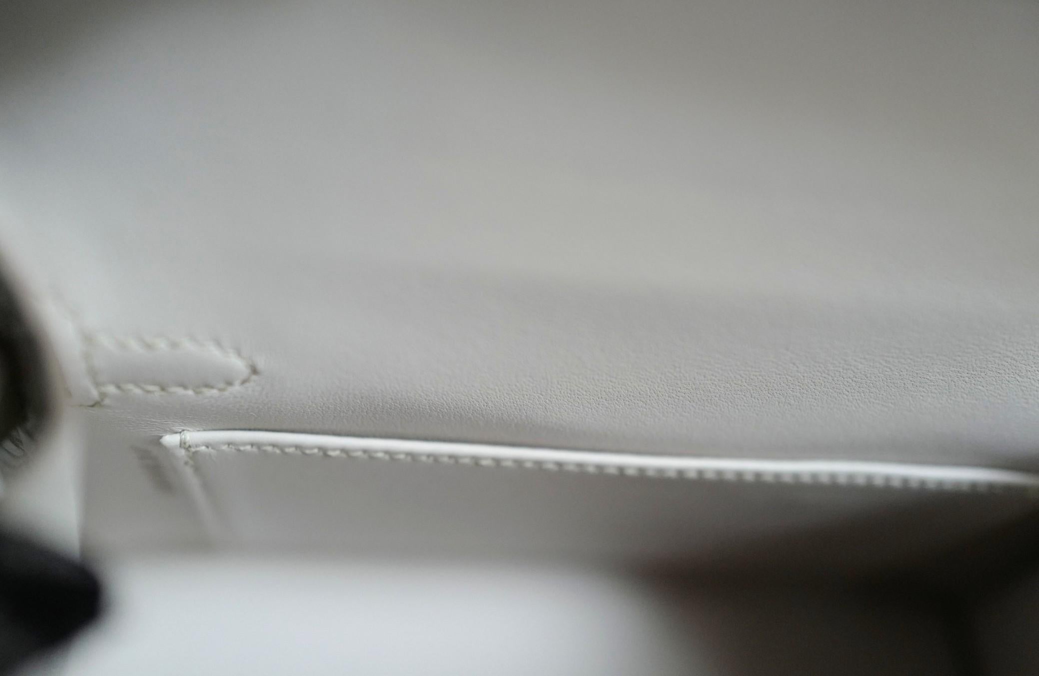 BNIB Hermès Mini Kelly 20 Beton Matte Crocodile with Palladium Hardware Stamp K For Sale 4