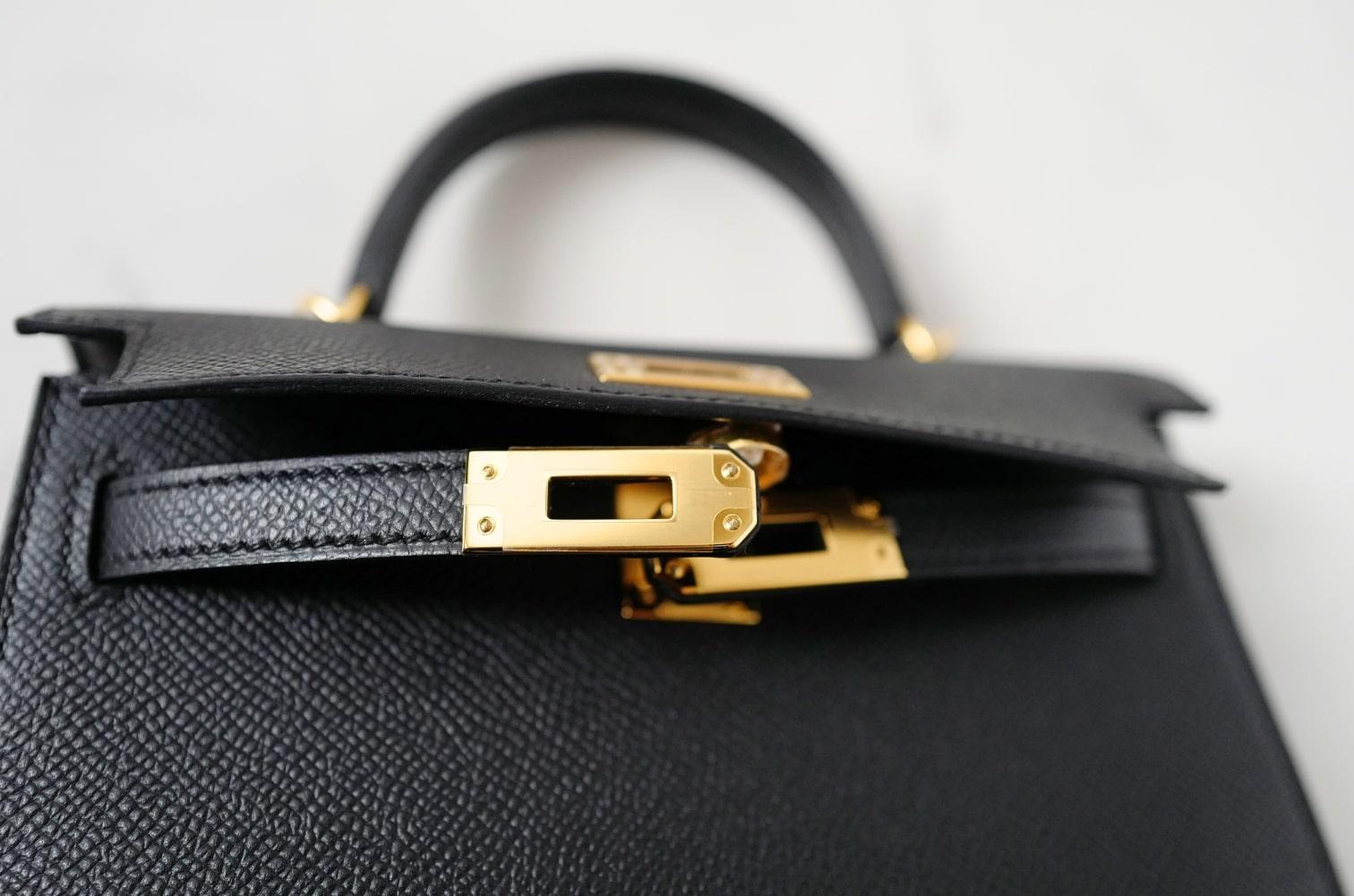BNIB Hermès Mini Kelly 20 Black Epsom Leather with Gold Hardware Stamp W en venta 7