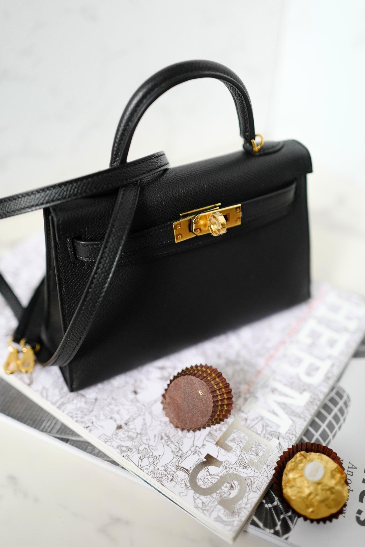 BNIB Hermès Mini Kelly 20 Black Epsom Leather with Gold Hardware Stamp W en venta 11
