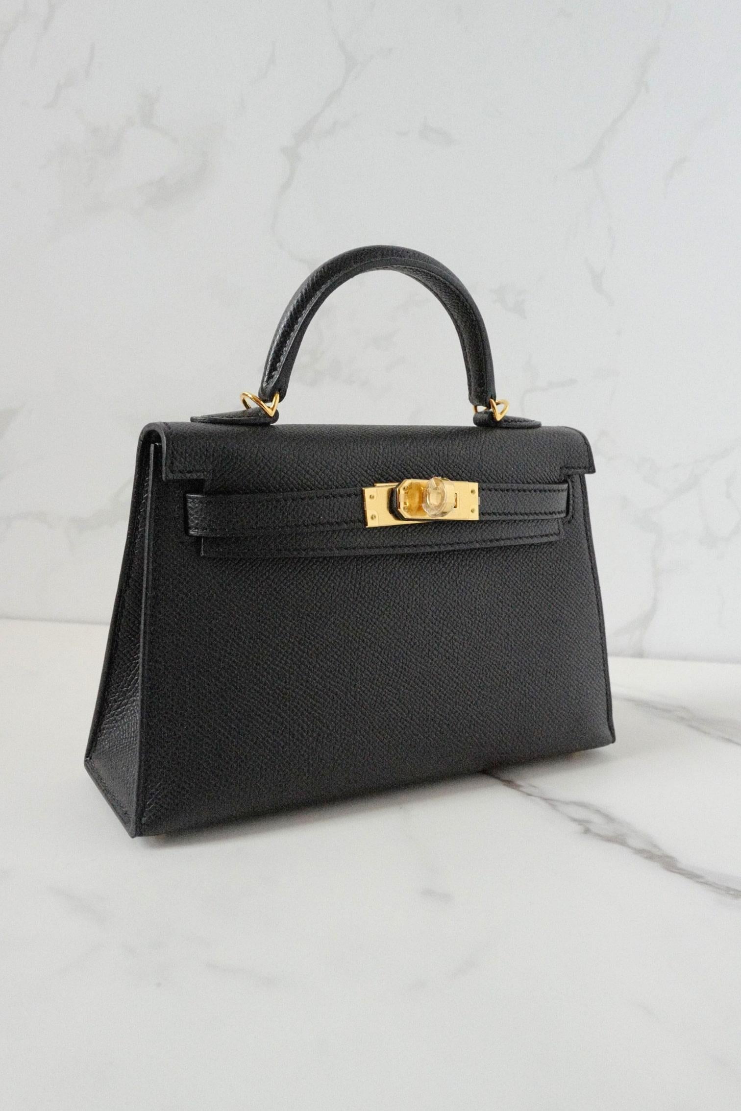 BNIB Hermès Mini Kelly 20 Black Epsom Leather with Gold Hardware Stamp W en venta 12