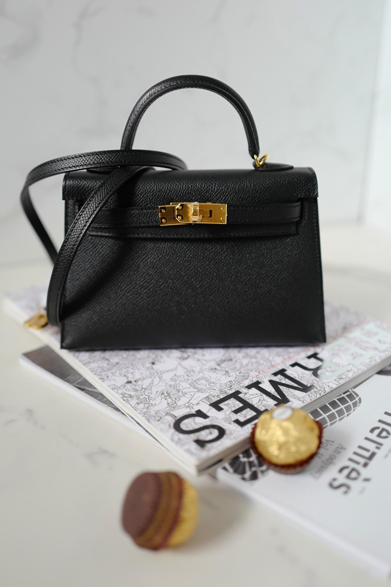 BNIB Hermès Mini Kelly 20 Black Epsom Leather with Gold Hardware Stamp W en venta 14