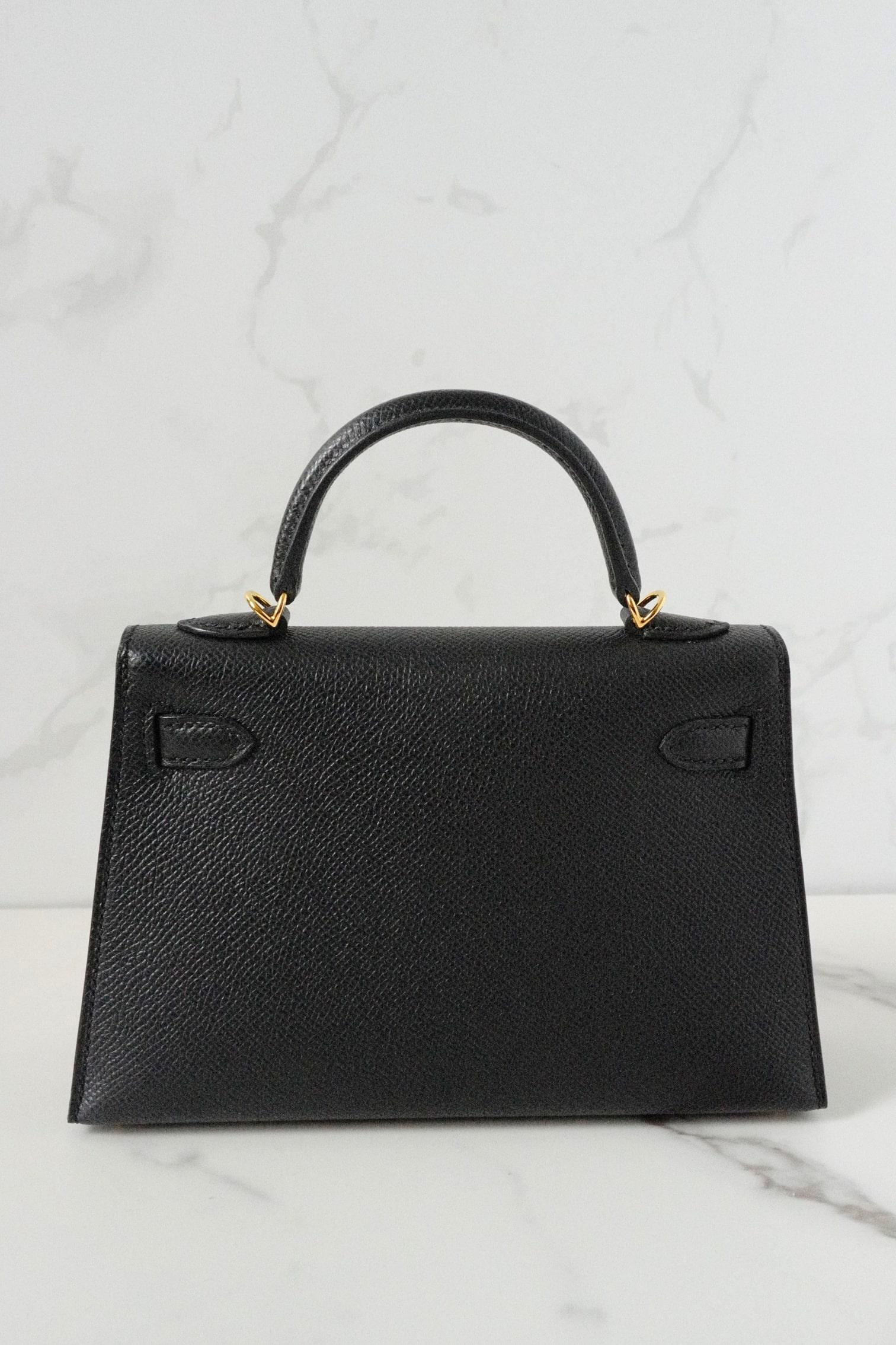 BNIB Hermès Mini Kelly 20 Black Epsom Leather with Gold Hardware Stamp W en Nuevo estado para la venta en Forest Park, GA