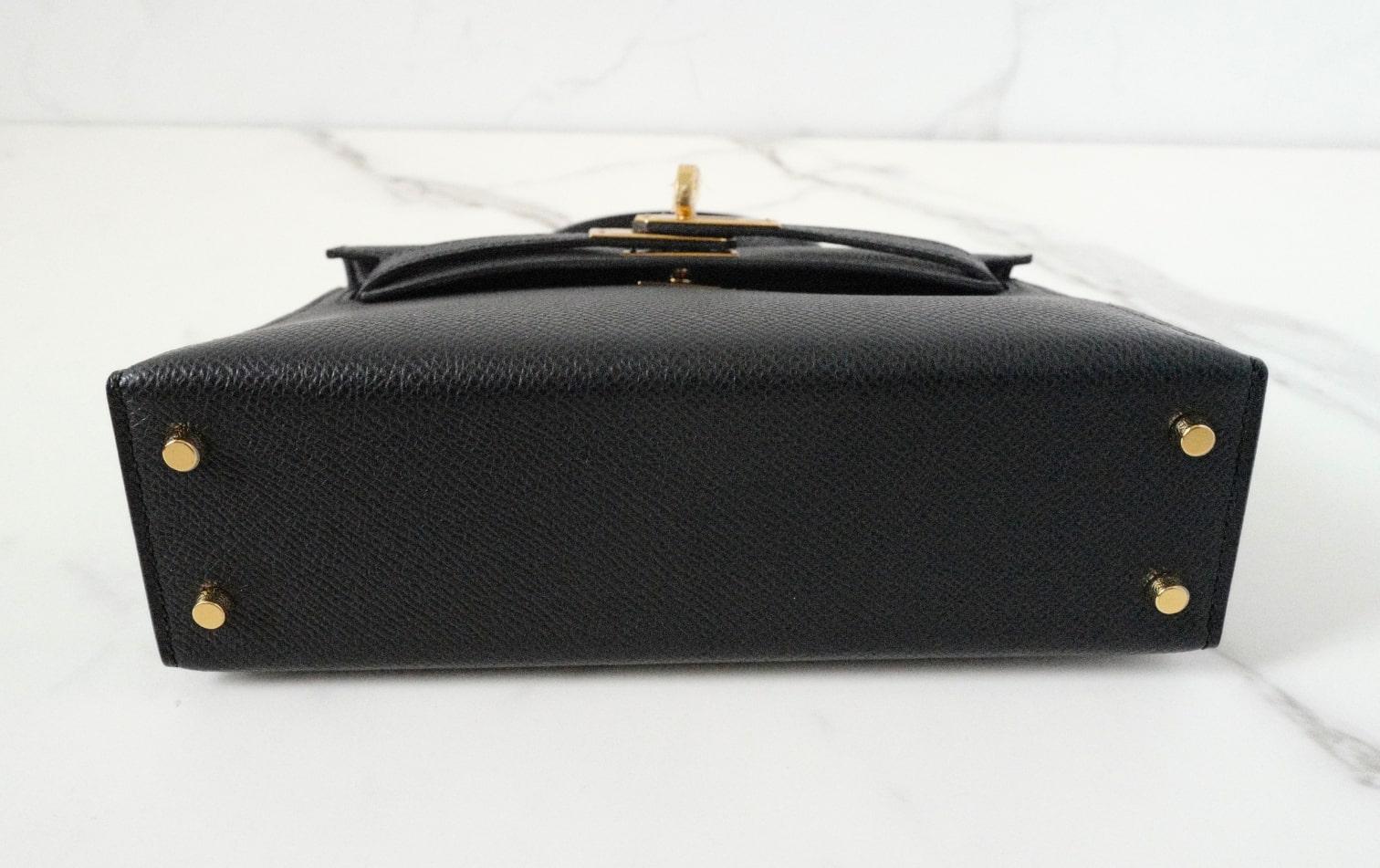 BNIB Hermès Mini Kelly 20 Black Epsom Leather with Gold Hardware Stamp W en venta 3