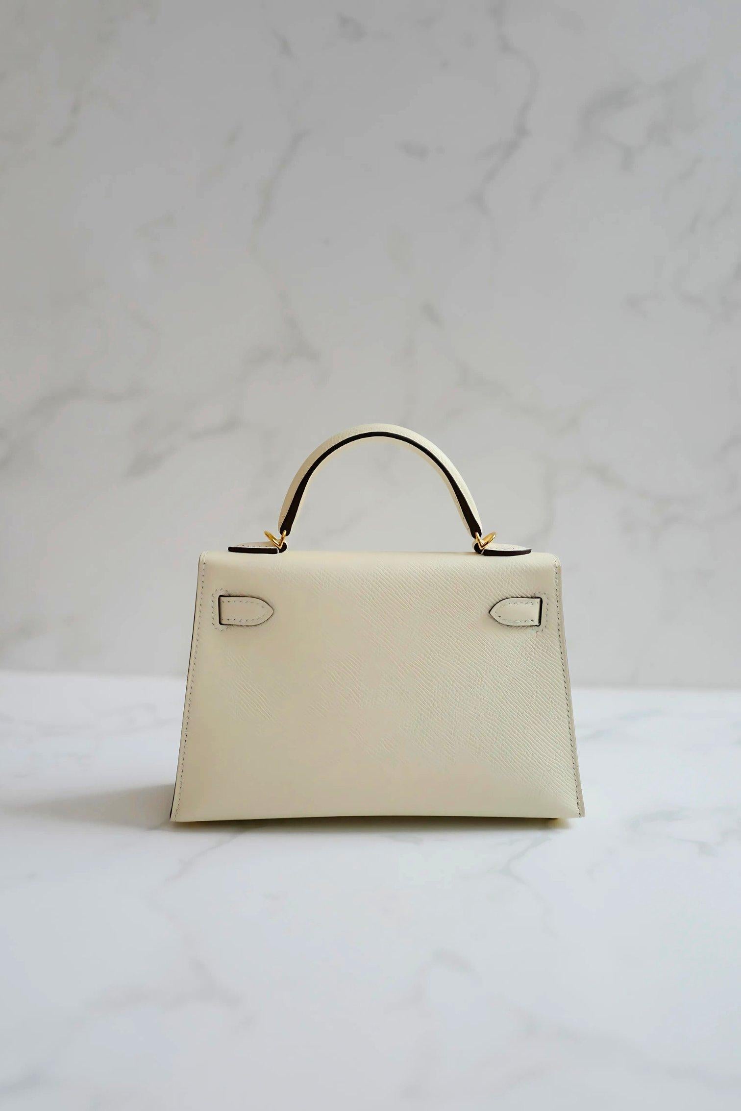 BNIB Hermès Mini Kelly 20 in Nata Epsom Leather Gold HW en Nuevo estado para la venta en Forest Park, GA
