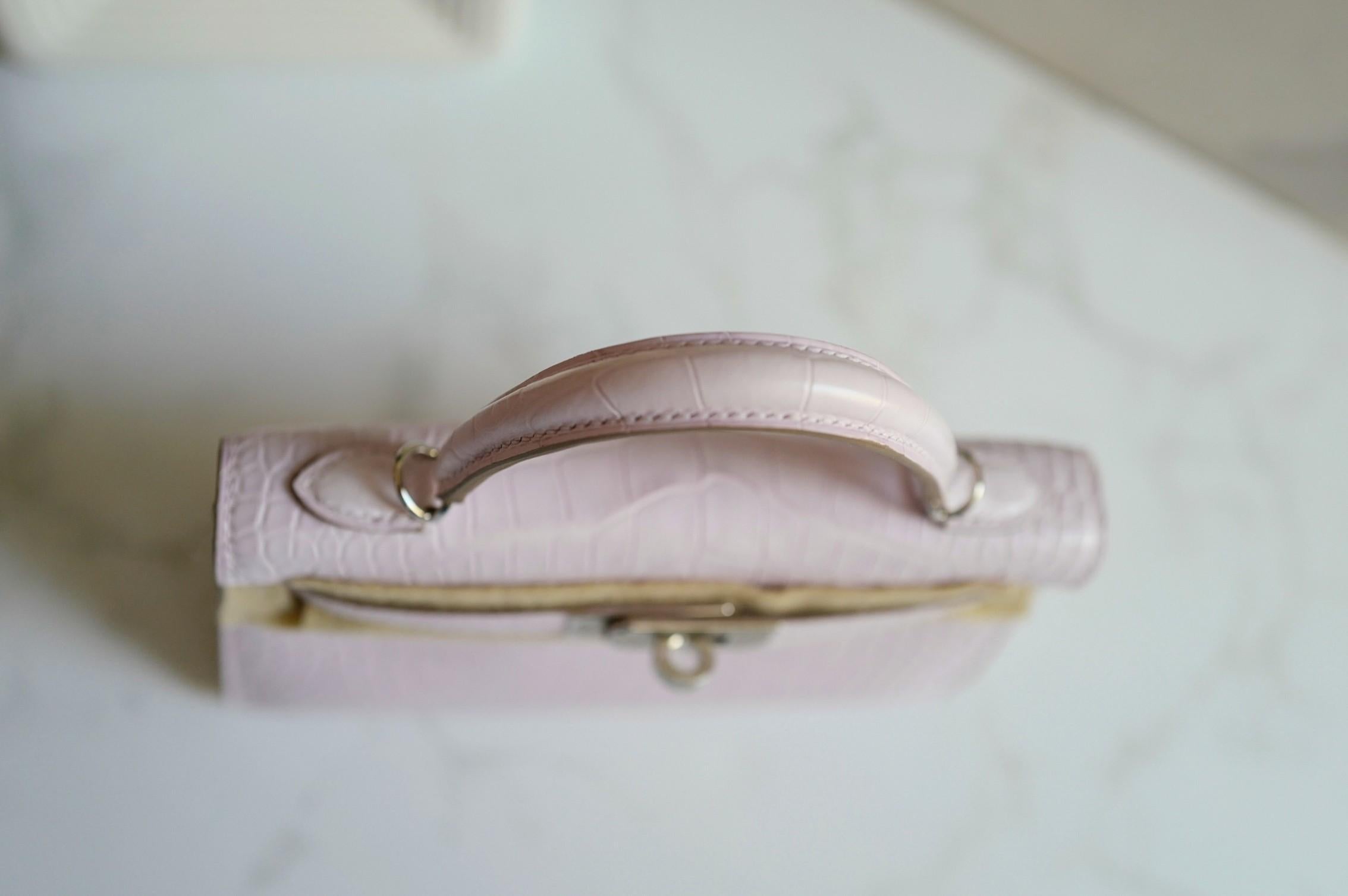 BNIB Hermès Mini Kelly 20 Mauve Pale Matte Alligator Palladium Hardware K Stamp in vendita 5