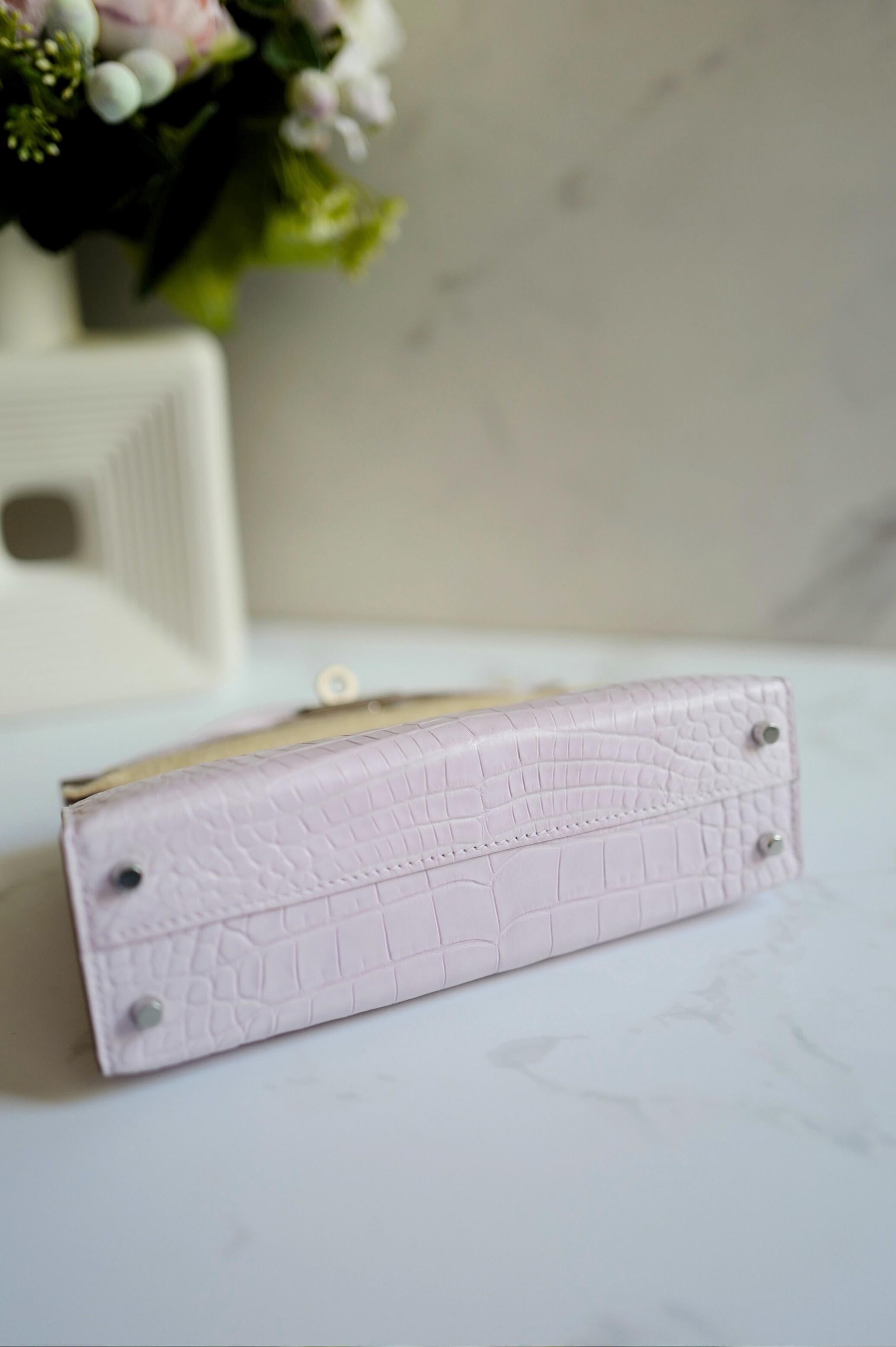 BNIB Hermès Mini Kelly 20 Mauve Pale Matte Alligator Palladium Hardware K Stamp in vendita 6