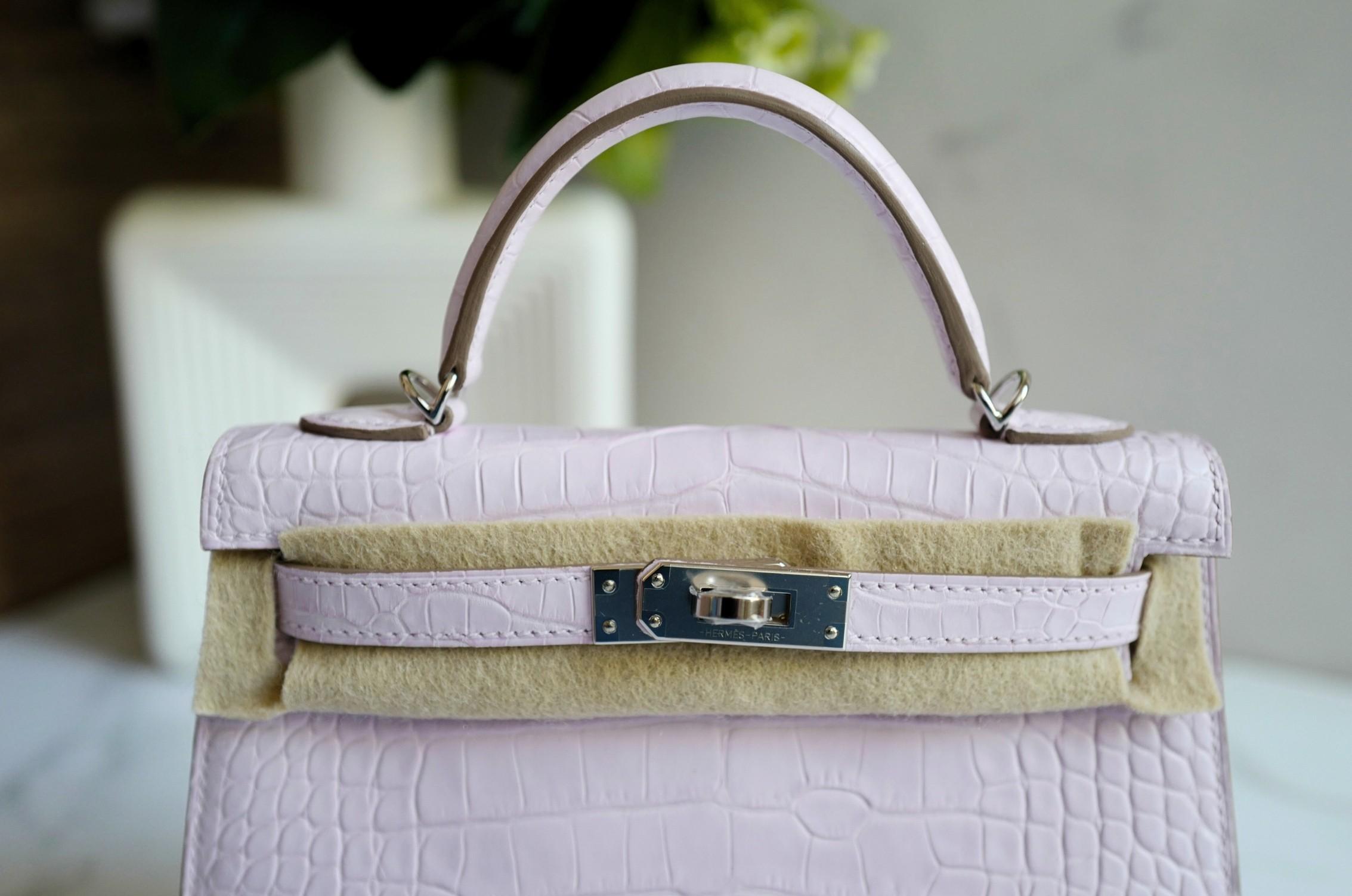 BNIB Hermès Mini Kelly 20 Mauve Pale Matte Alligator Palladium Hardware K Stamp in vendita 10