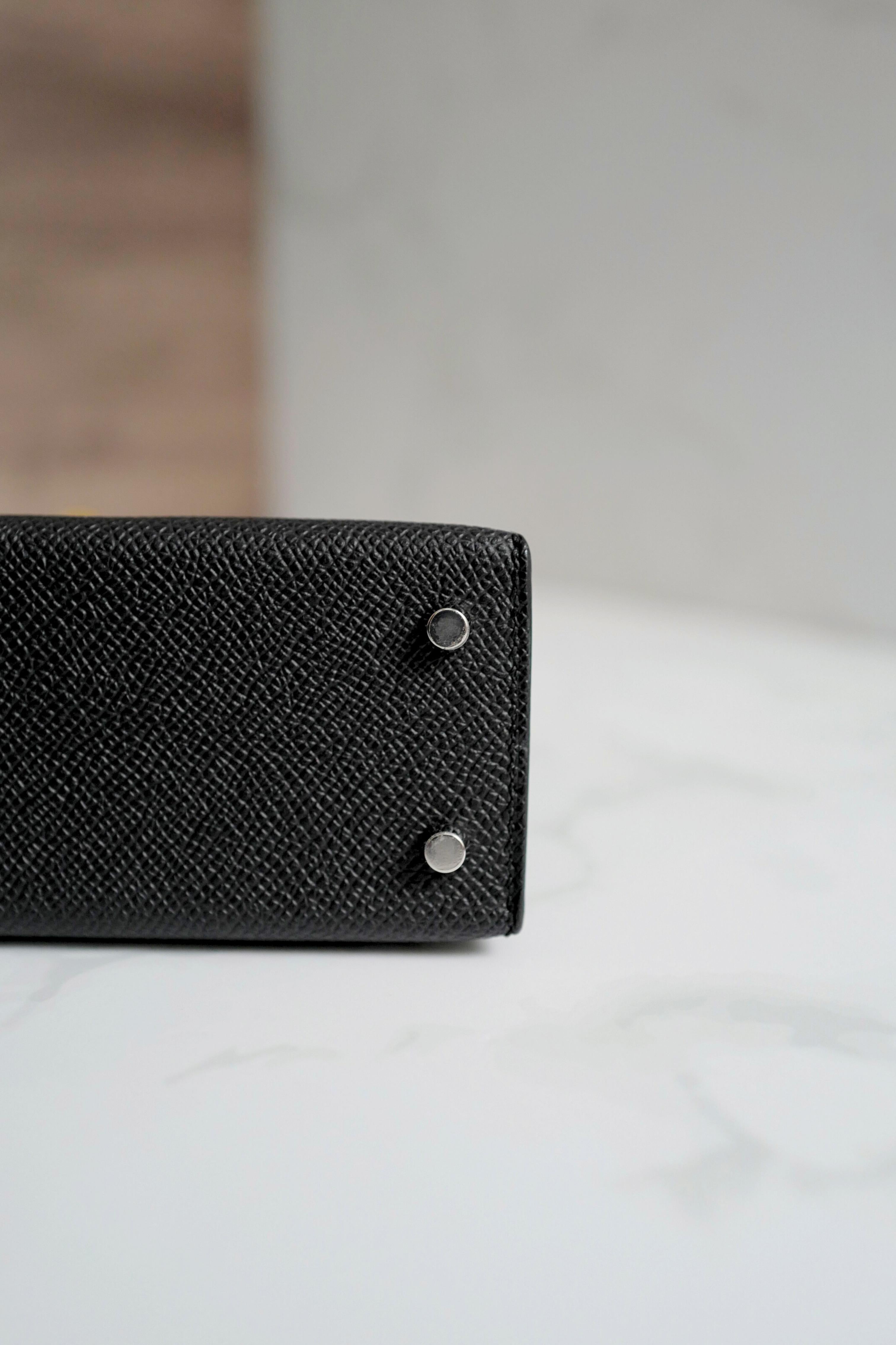 BNIB Hermes Mini Kelly Noir Nero Epsom Electrum Hardware Timbro K 2025 in vendita 6