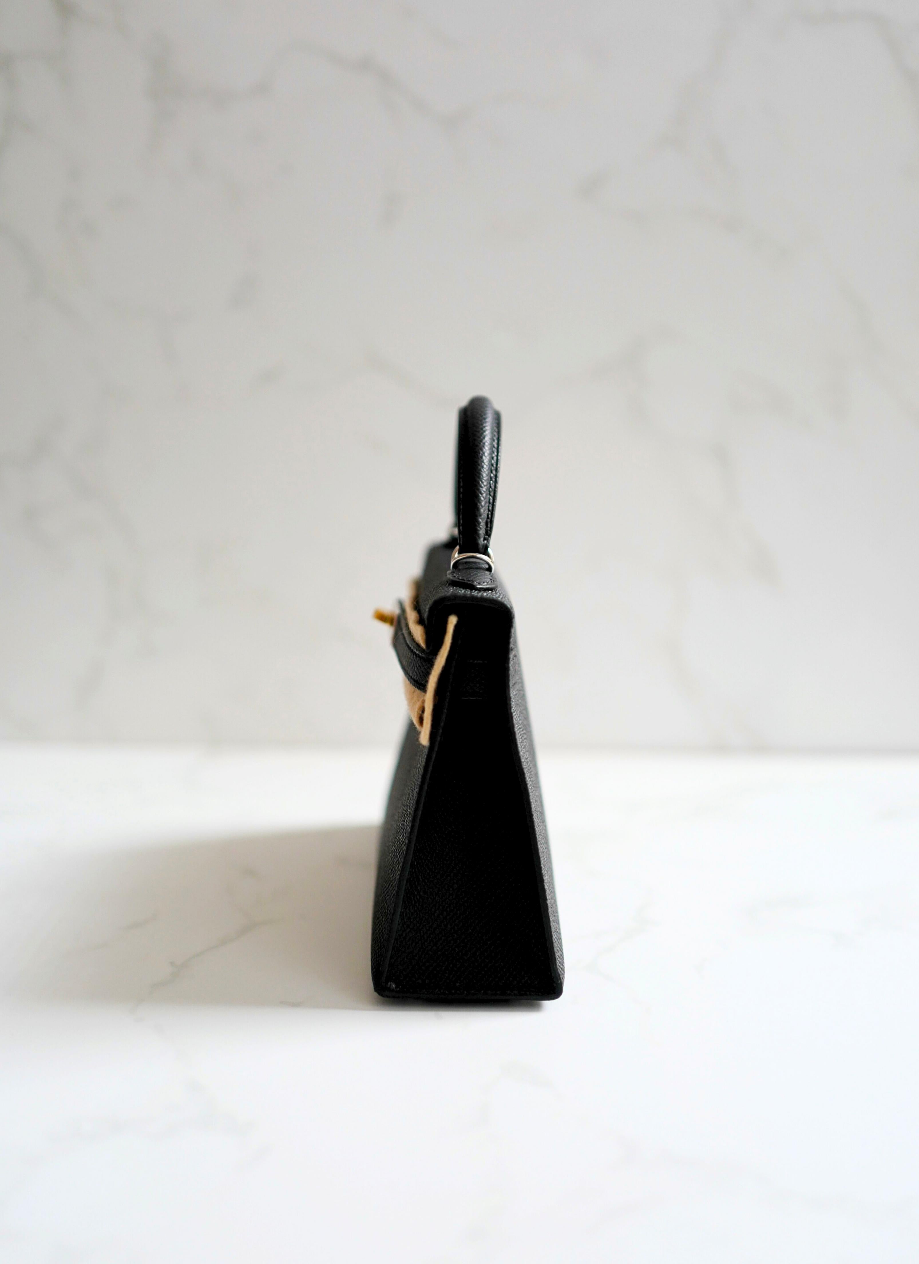 BNIB Hermes Mini Kelly Noir Nero Epsom Electrum Hardware Timbro K 2025 in vendita 3